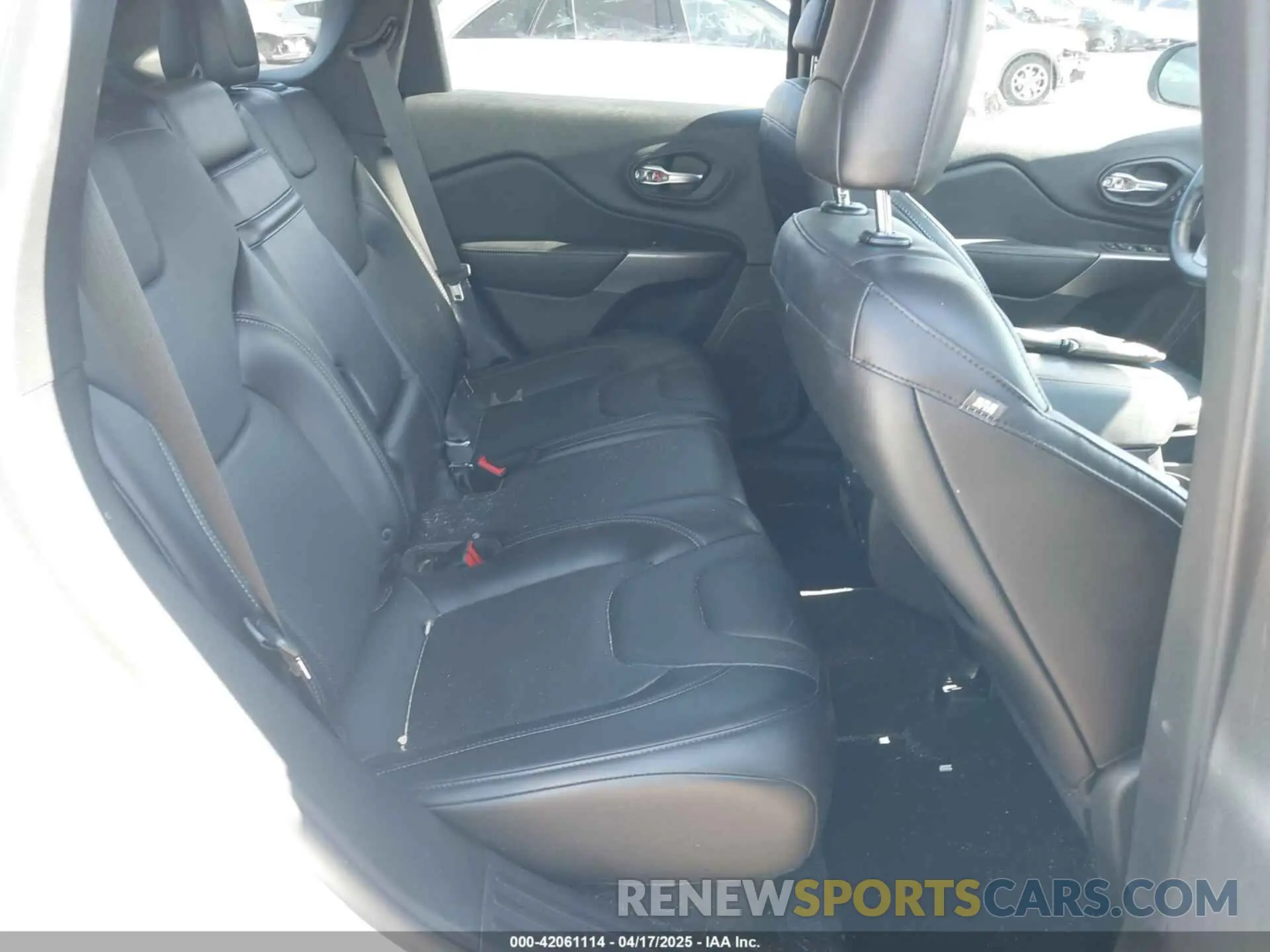 8 Фотография поврежденного автомобиля 1C4PJMDX9KD188989 JEEP CHEROKEE 2019