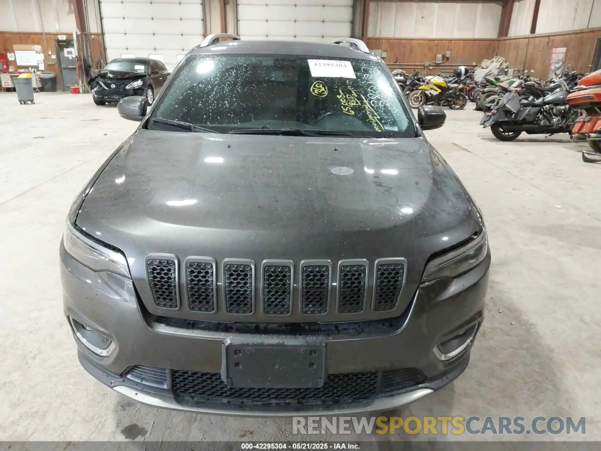12 Photograph of a damaged car 1C4PJMDX9KD380137 JEEP CHEROKEE 2019