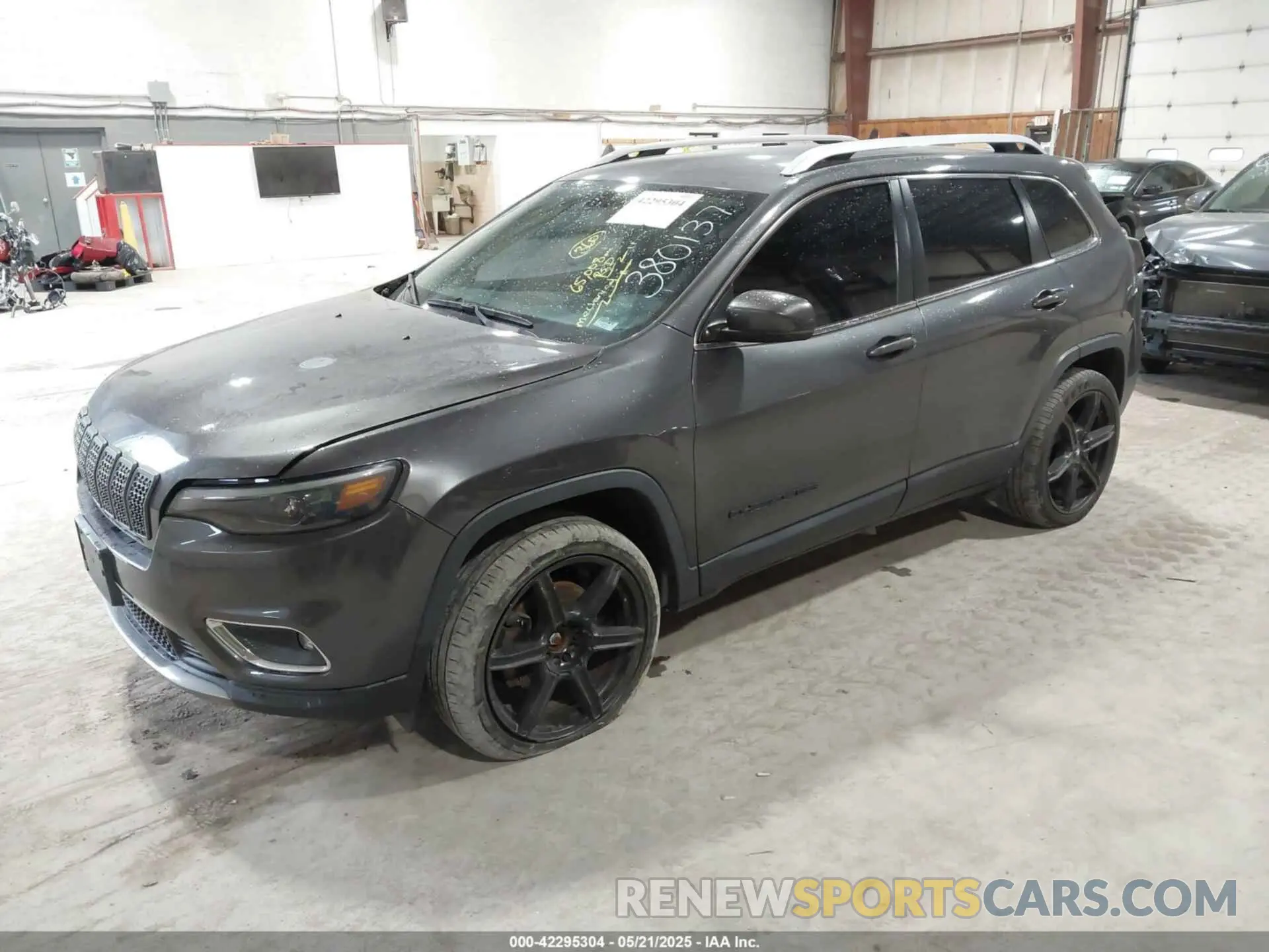 2 Photograph of a damaged car 1C4PJMDX9KD380137 JEEP CHEROKEE 2019