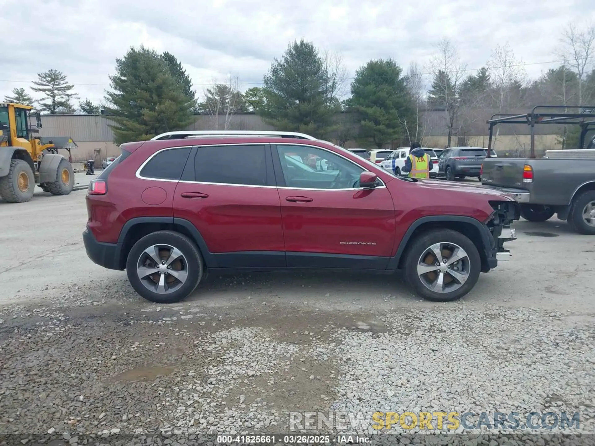 13 Photograph of a damaged car 1C4PJMDX9KD445388 JEEP CHEROKEE 2019
