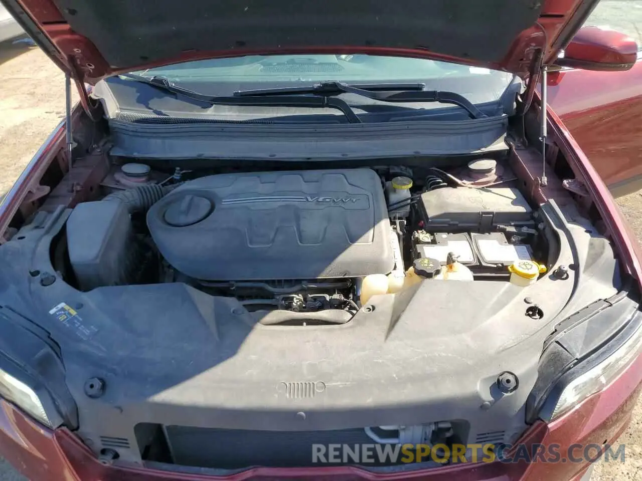 14 Photograph of a damaged car 1C4PJMDXXKD104243 JEEP CHEROKEE 2019