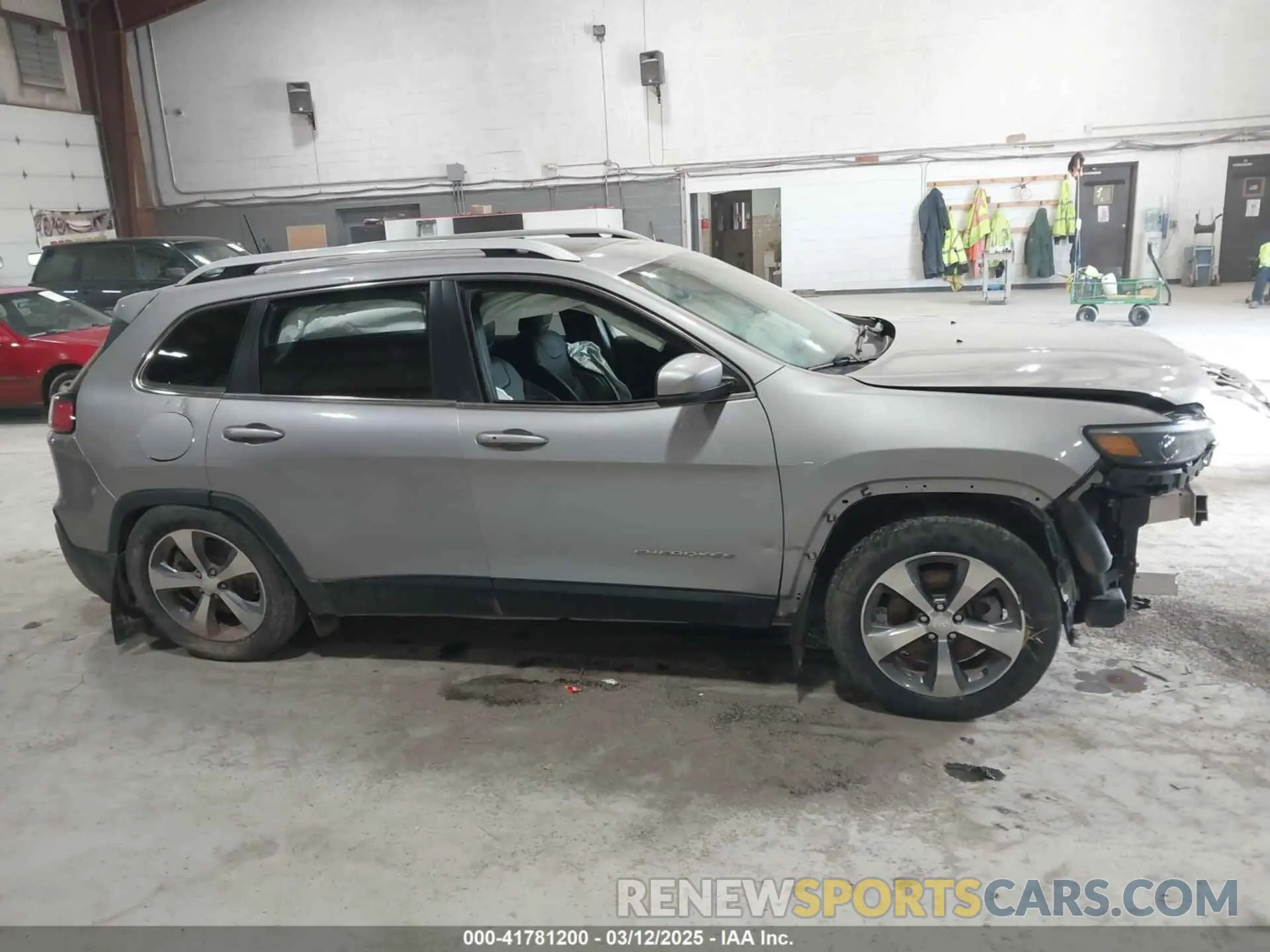 12 Фотография поврежденного автомобиля 1C4PJMDXXKD111984 JEEP CHEROKEE 2019