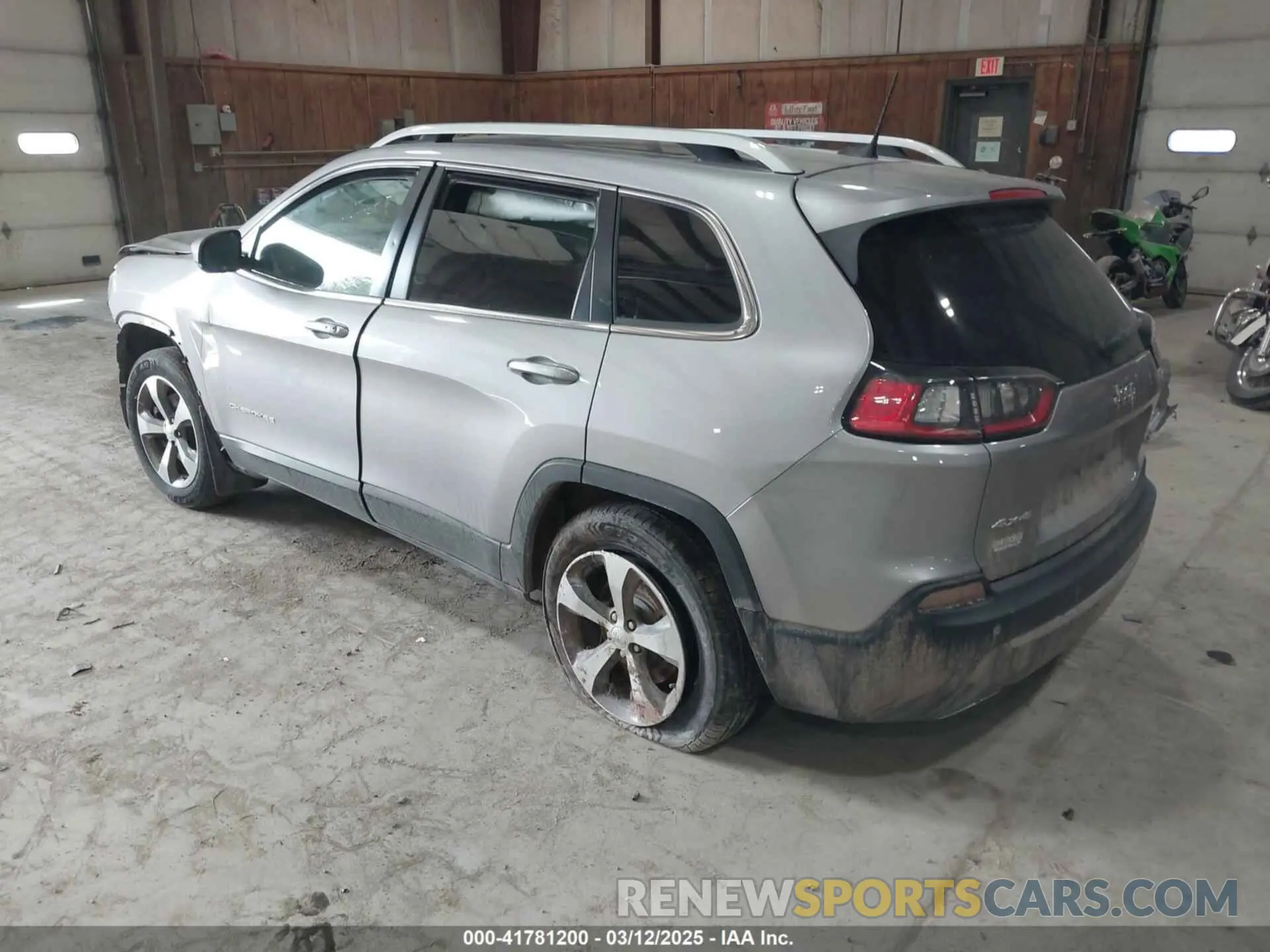 3 Фотография поврежденного автомобиля 1C4PJMDXXKD111984 JEEP CHEROKEE 2019