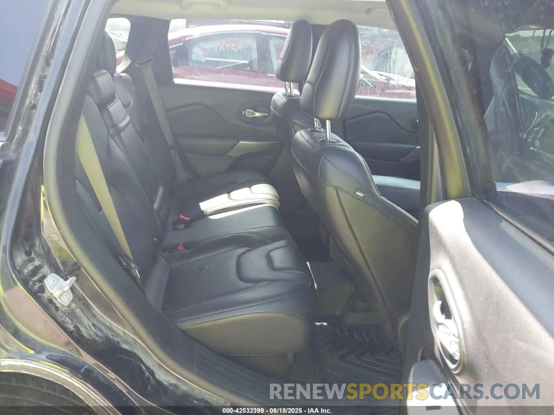 8 Фотография поврежденного автомобиля 1C4PJMDXXKD135511 JEEP CHEROKEE 2019