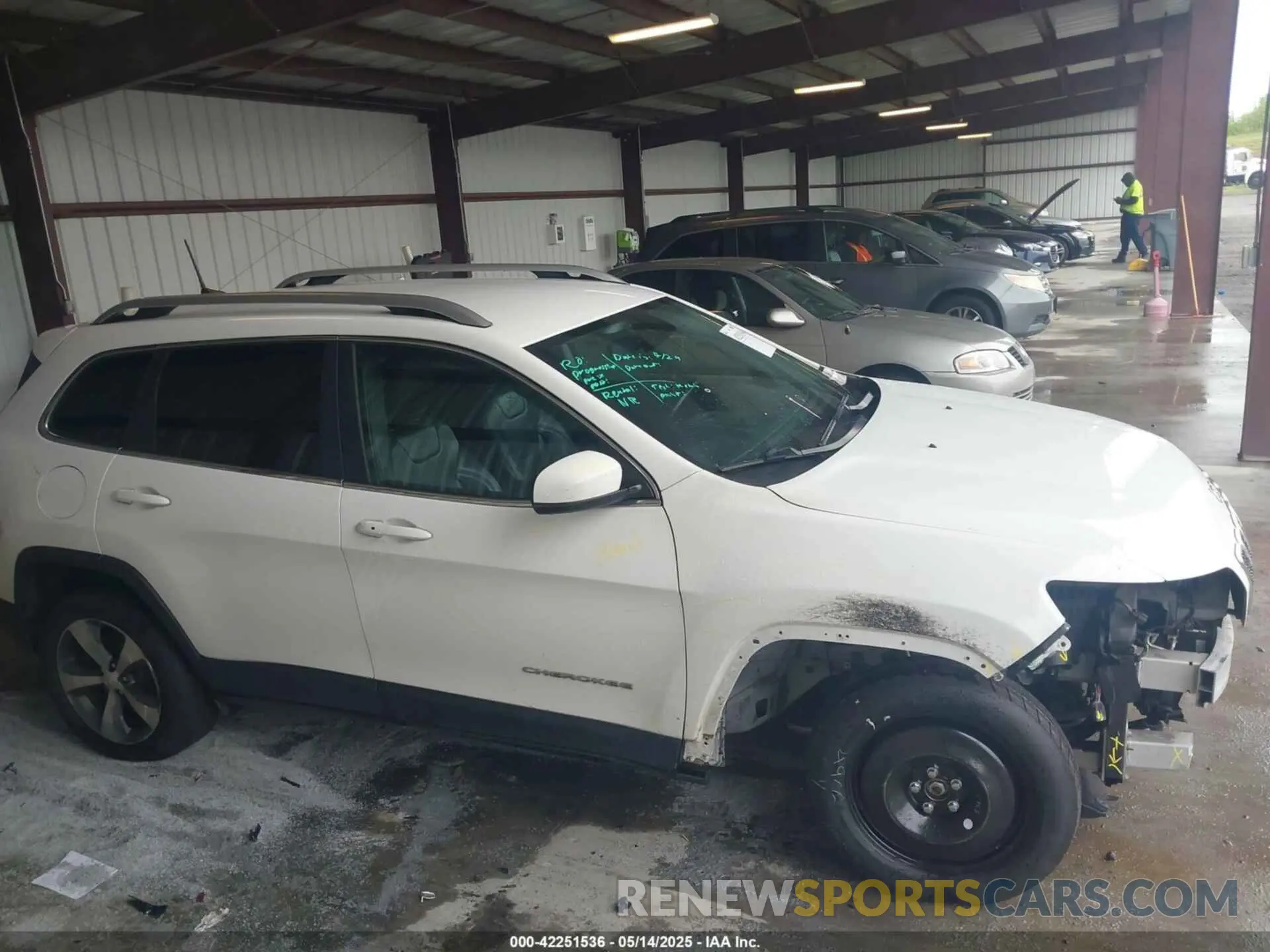 14 Фотография поврежденного автомобиля 1C4PJMDXXKD198284 JEEP CHEROKEE 2019