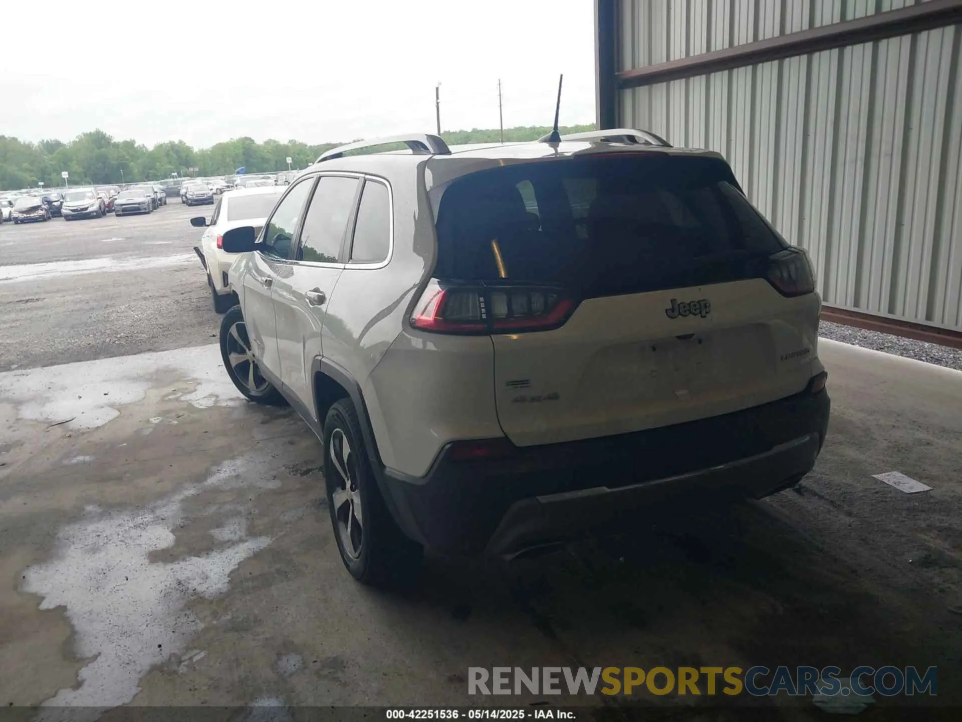 3 Фотография поврежденного автомобиля 1C4PJMDXXKD198284 JEEP CHEROKEE 2019