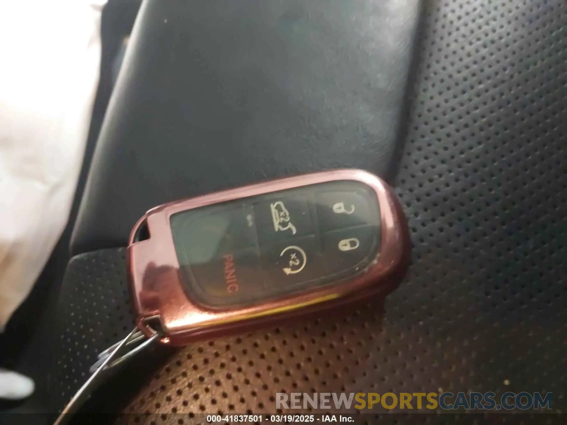 11 Photograph of a damaged car 1C4PJMDXXKD258242 JEEP CHEROKEE 2019