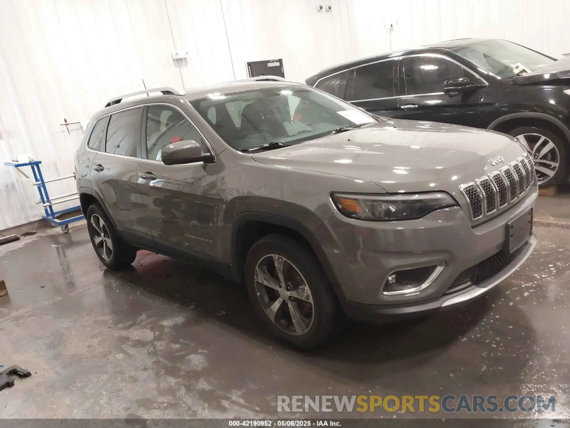1 Photograph of a damaged car 1C4PJMDXXKD350693 JEEP CHEROKEE 2019