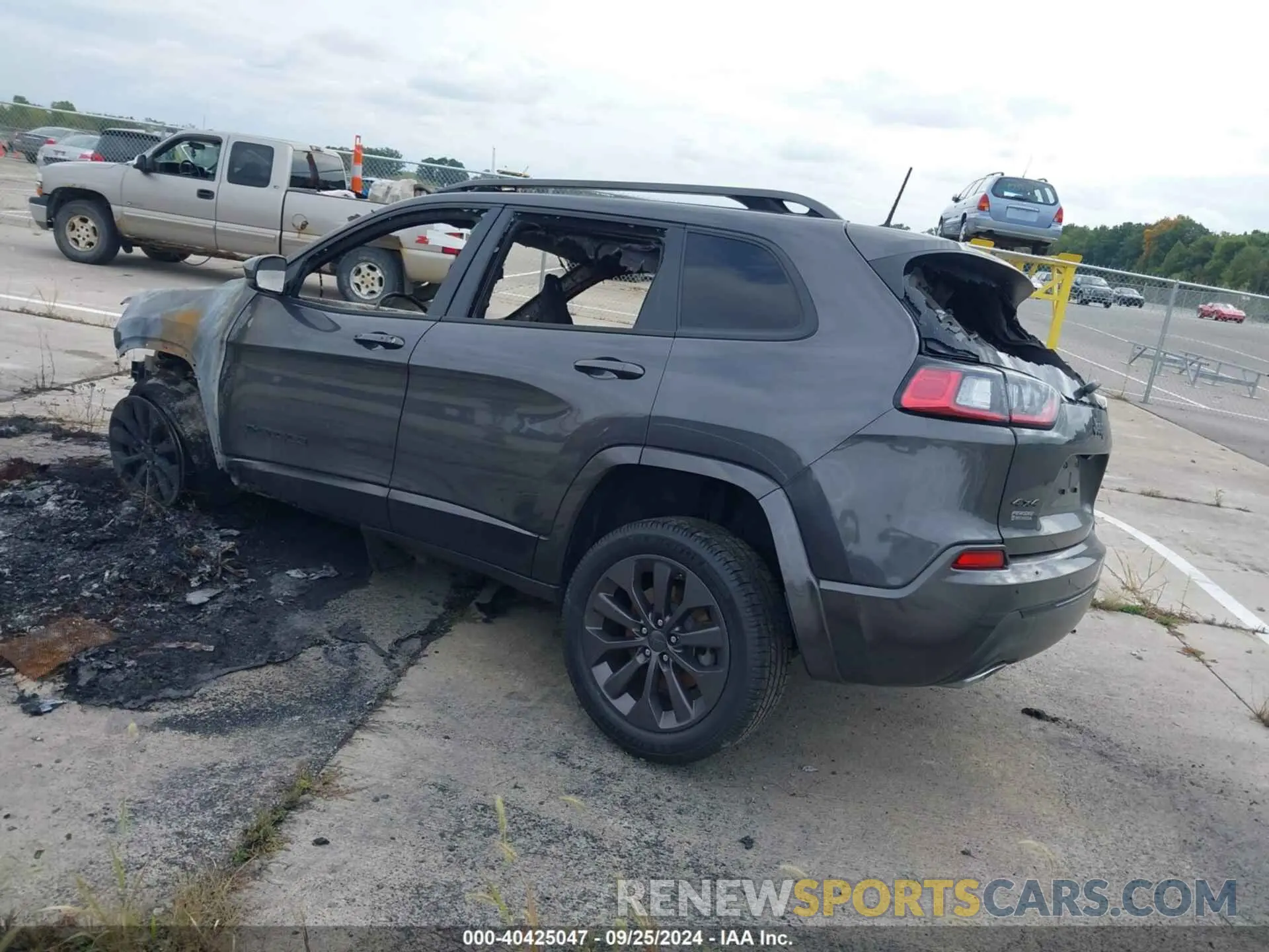 3 Photograph of a damaged car 1C4PJMDXXKD354176 JEEP CHEROKEE 2019