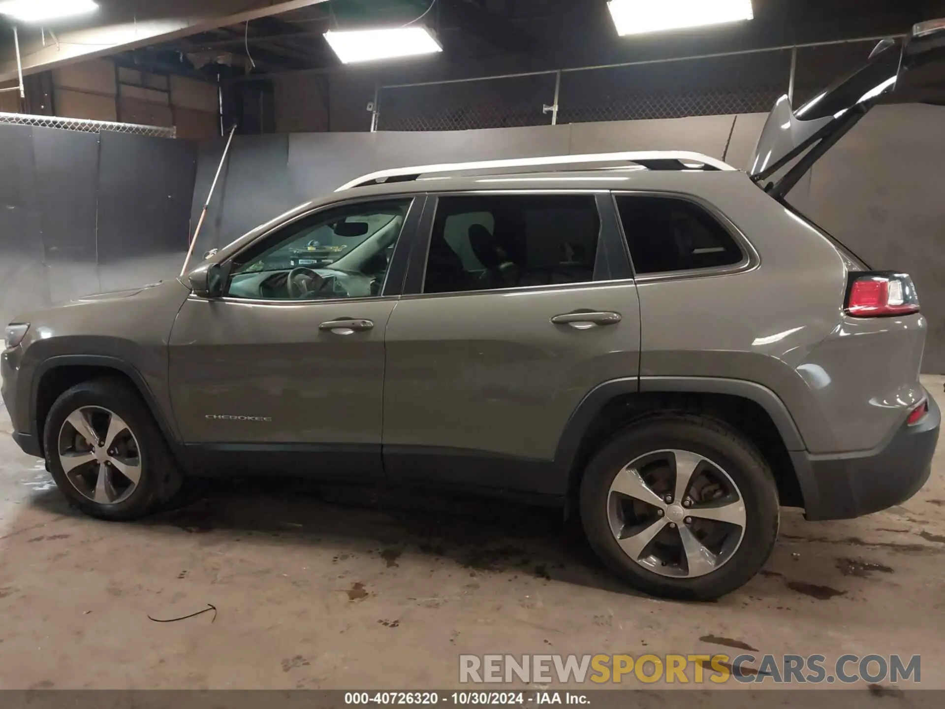 3 Photograph of a damaged car 1C4PJMDXXKD390014 JEEP CHEROKEE 2019