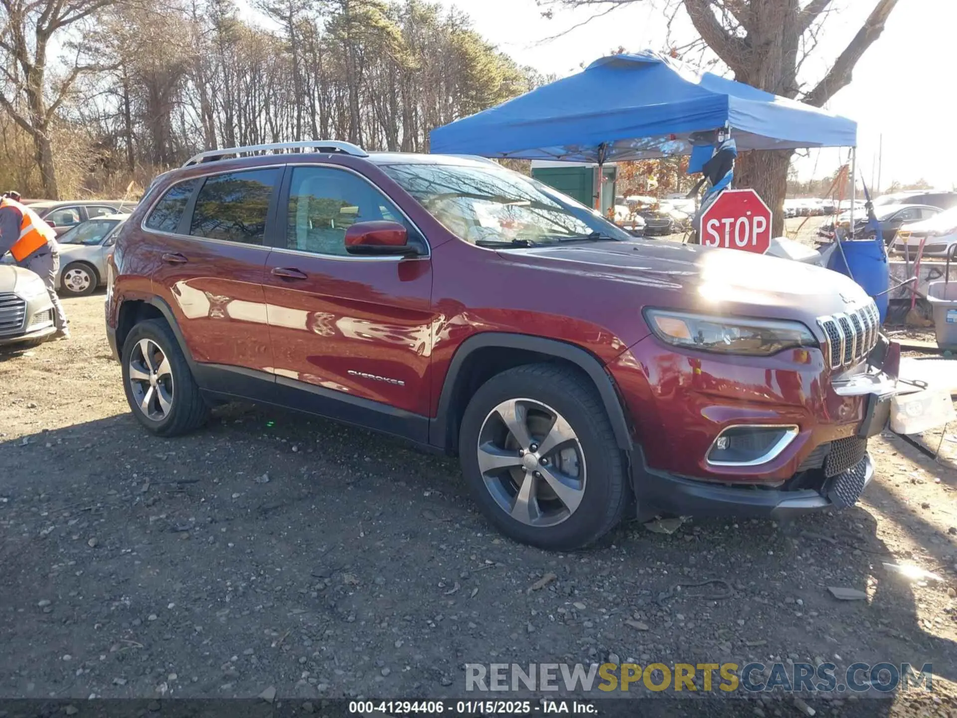 13 Photograph of a damaged car 1C4PJMDXXKD417177 JEEP CHEROKEE 2019
