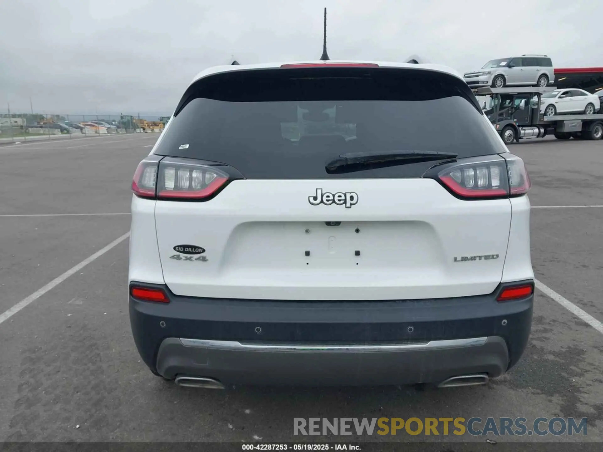 16 Photograph of a damaged car 1C4PJMDXXKD456514 JEEP CHEROKEE 2019