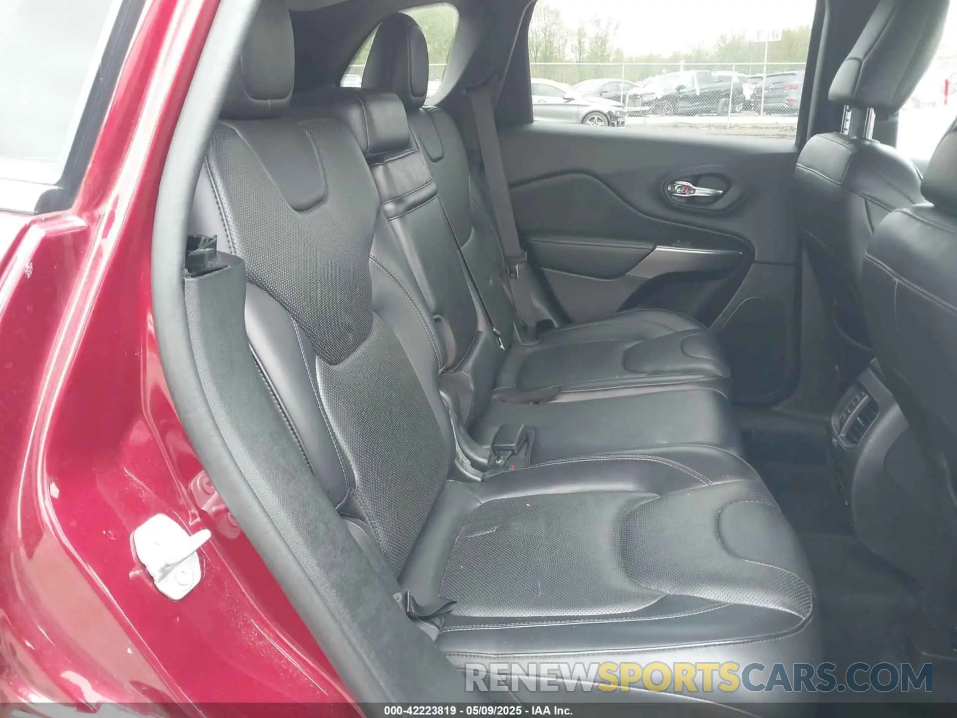 8 Фотография поврежденного автомобиля 1C4PJMJN2KD173866 JEEP CHEROKEE 2019