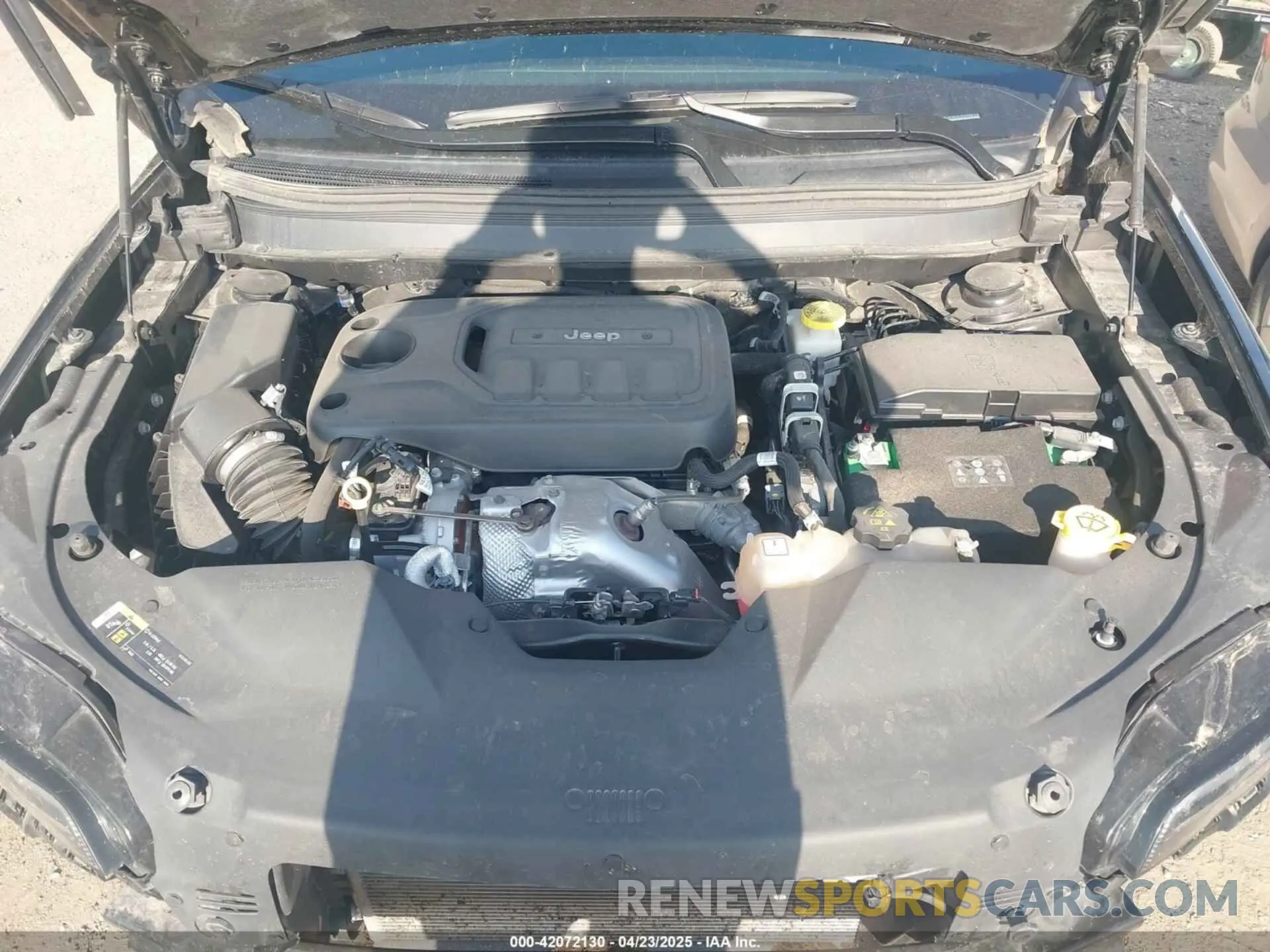 10 Photograph of a damaged car 1C4PJMJNXKD490083 JEEP CHEROKEE 2019