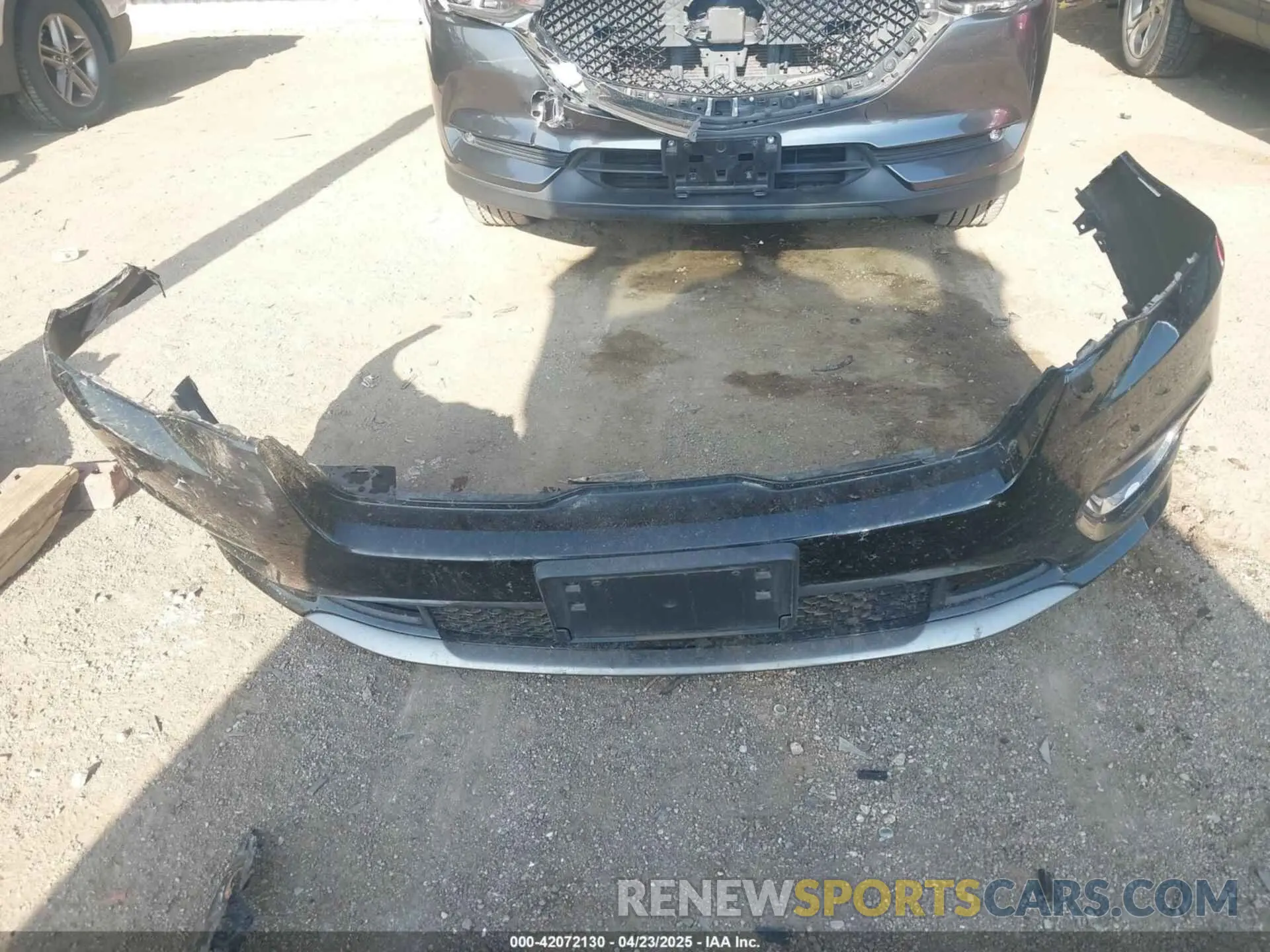 12 Photograph of a damaged car 1C4PJMJNXKD490083 JEEP CHEROKEE 2019