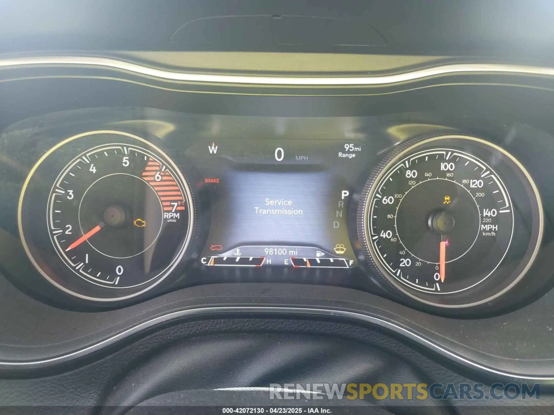 7 Photograph of a damaged car 1C4PJMJNXKD490083 JEEP CHEROKEE 2019