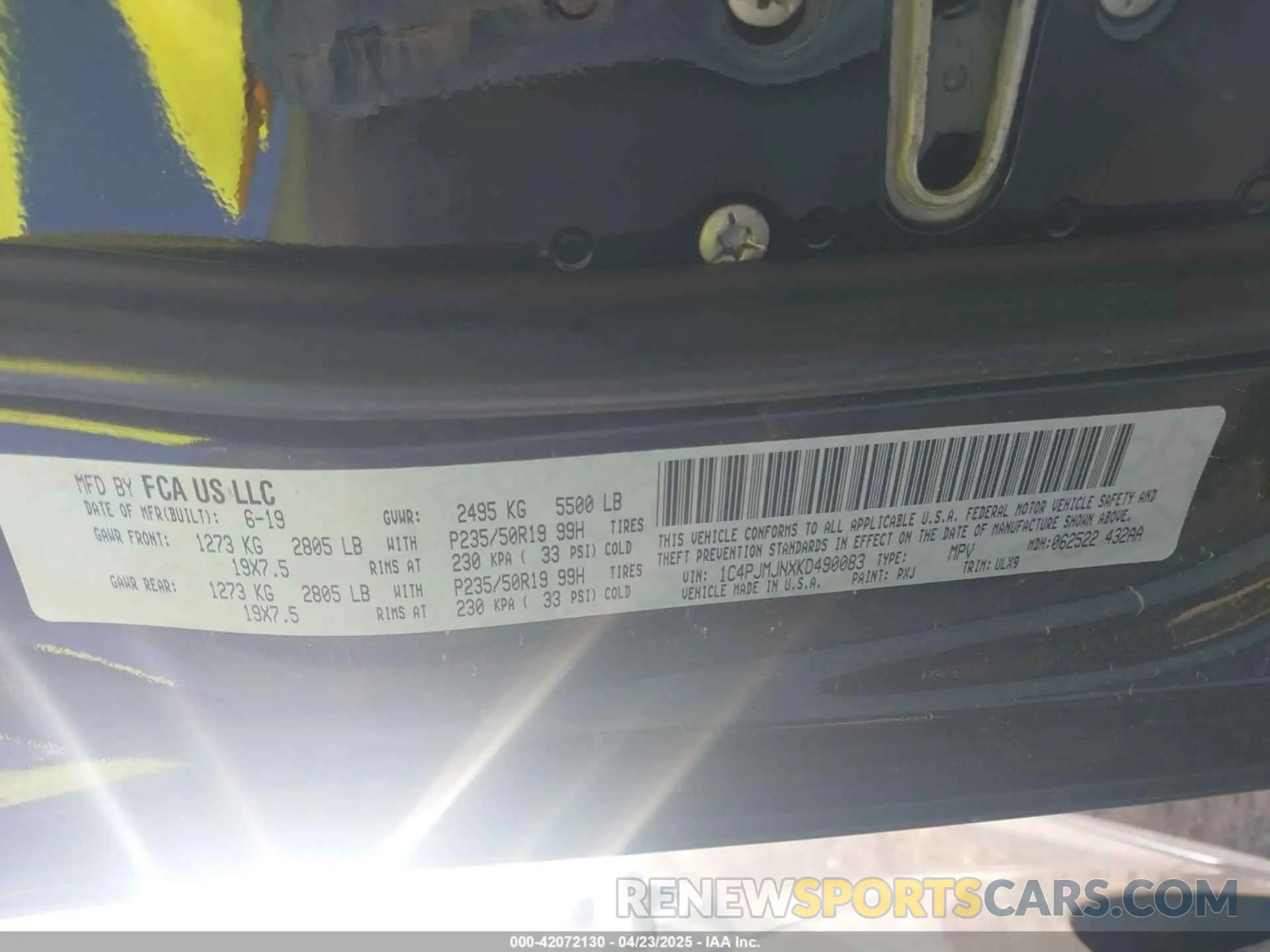 9 Photograph of a damaged car 1C4PJMJNXKD490083 JEEP CHEROKEE 2019