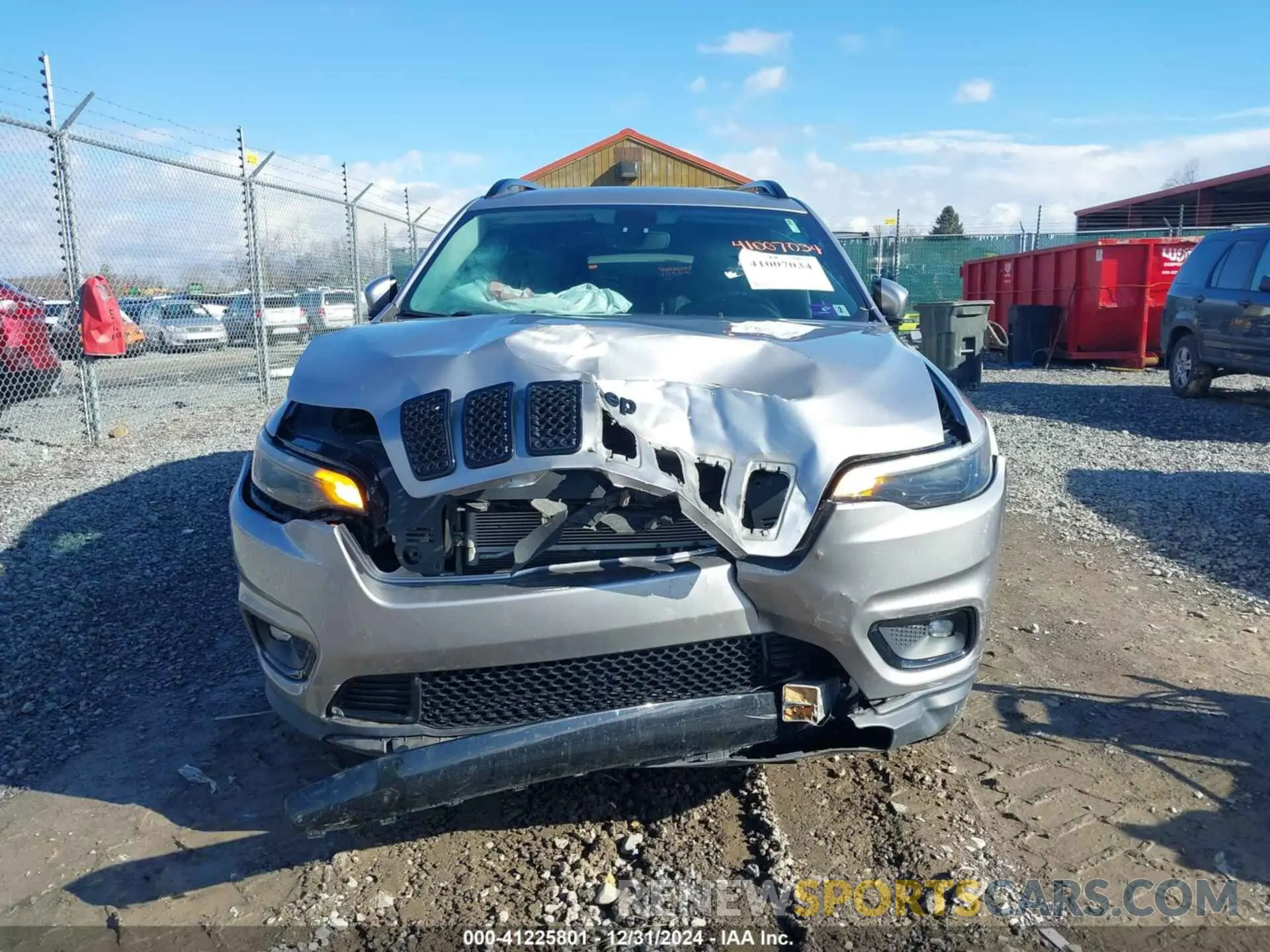 11 Photograph of a damaged car 1C4PJMLB0KD320947 JEEP CHEROKEE 2019