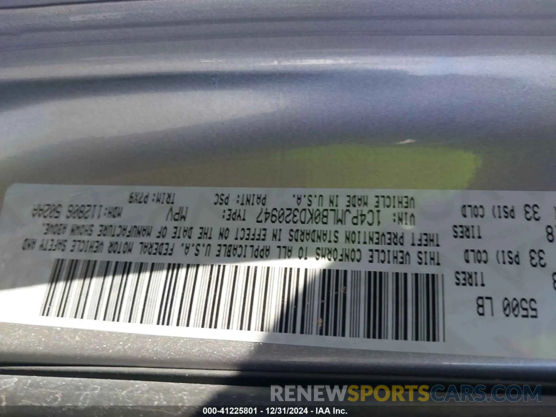 9 Photograph of a damaged car 1C4PJMLB0KD320947 JEEP CHEROKEE 2019