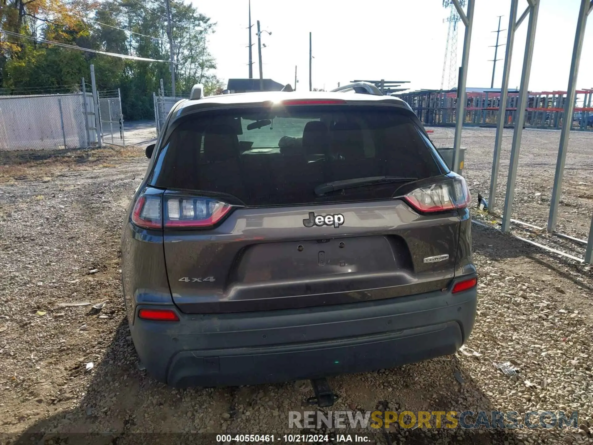 17 Photograph of a damaged car 1C4PJMLB1KD101186 JEEP CHEROKEE 2019