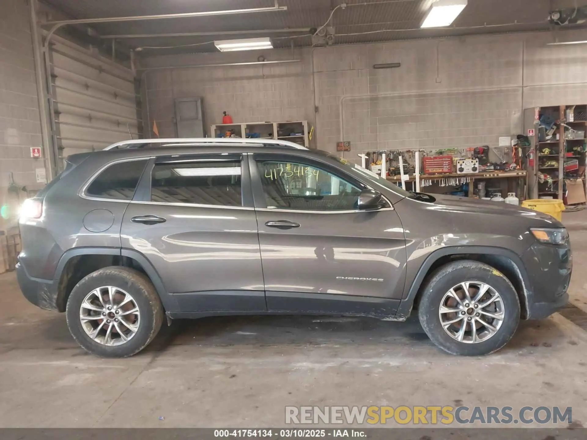 13 Фотография поврежденного автомобиля 1C4PJMLB1KD139940 JEEP CHEROKEE 2019