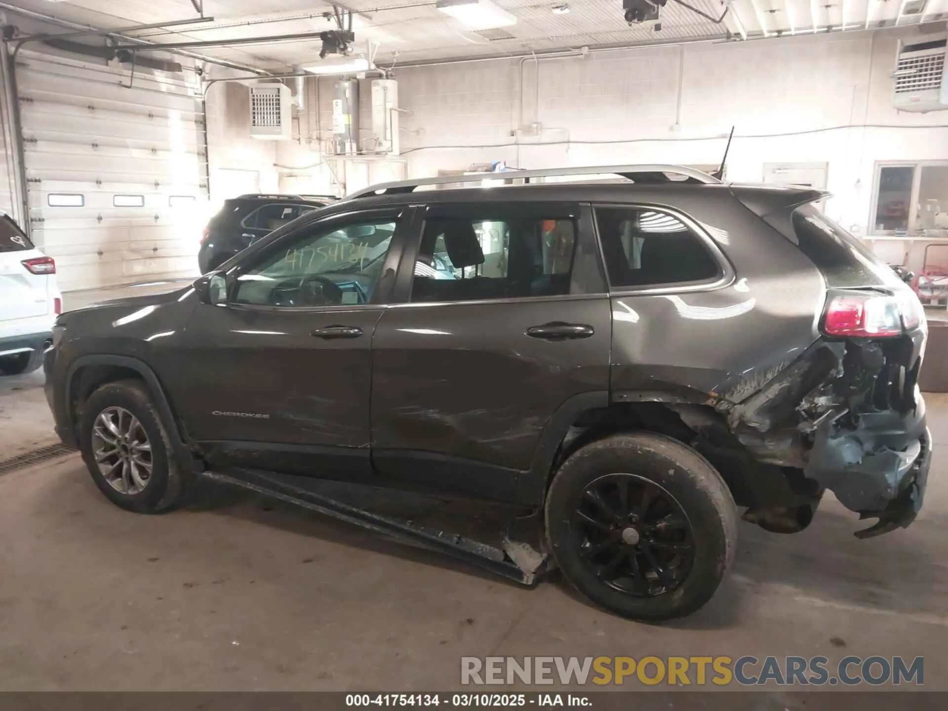 14 Фотография поврежденного автомобиля 1C4PJMLB1KD139940 JEEP CHEROKEE 2019