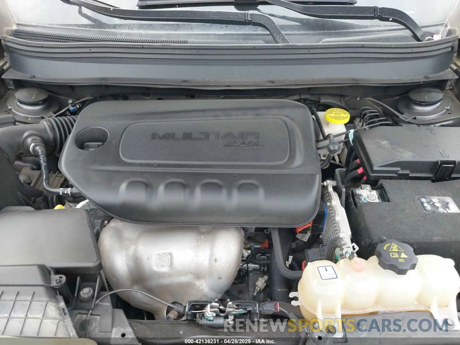 10 Photograph of a damaged car 1C4PJMLB1KD320682 JEEP CHEROKEE 2019