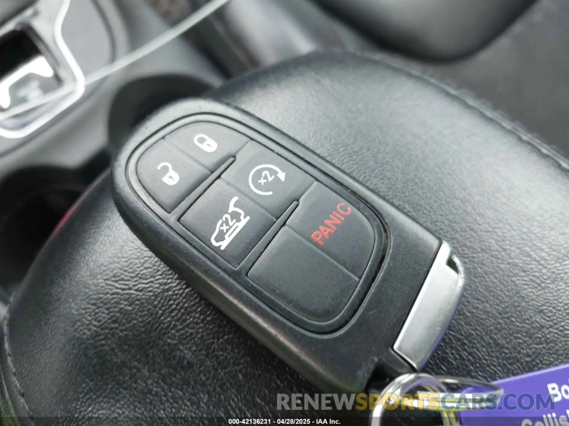 11 Photograph of a damaged car 1C4PJMLB1KD320682 JEEP CHEROKEE 2019