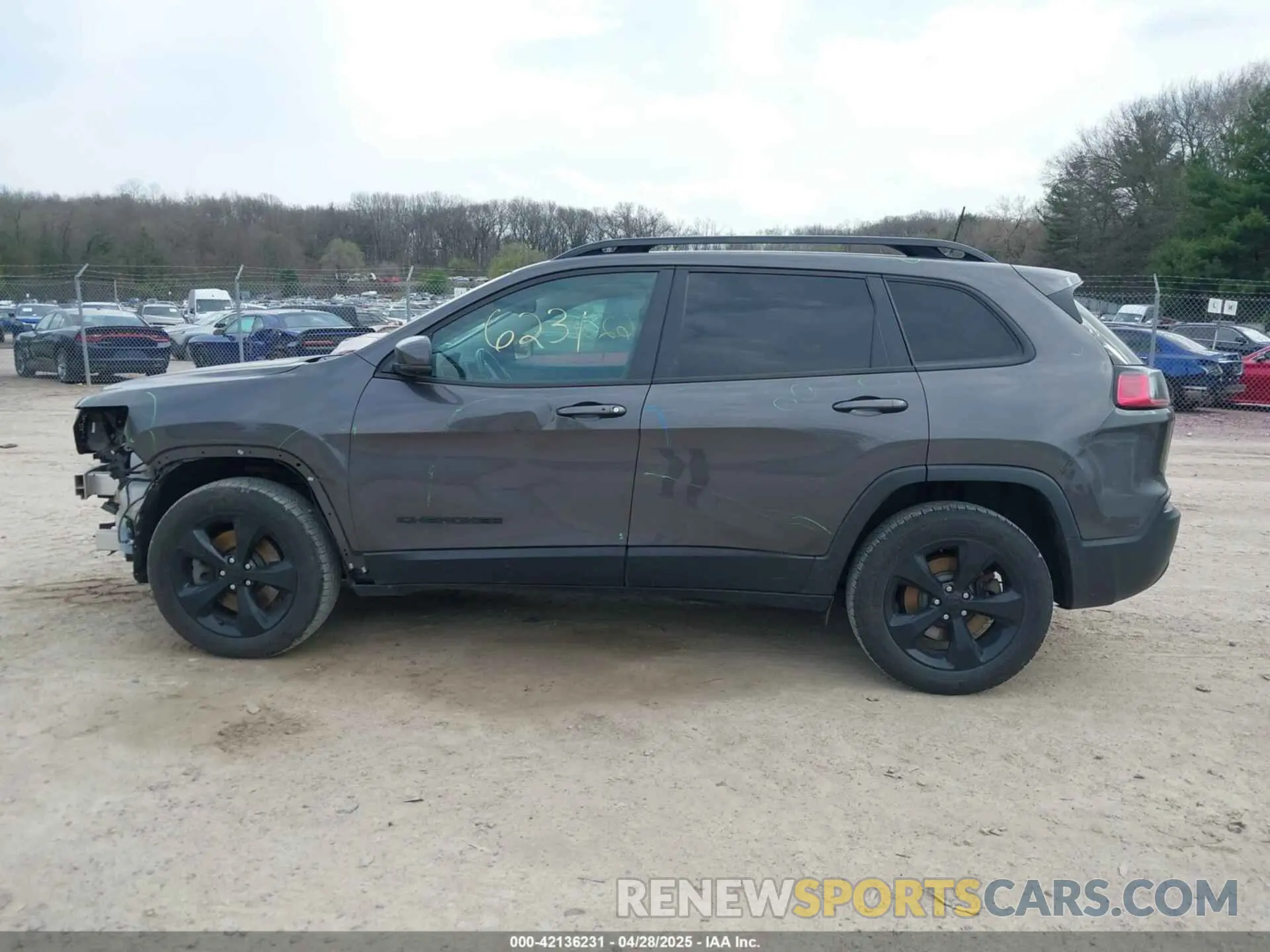 14 Photograph of a damaged car 1C4PJMLB1KD320682 JEEP CHEROKEE 2019