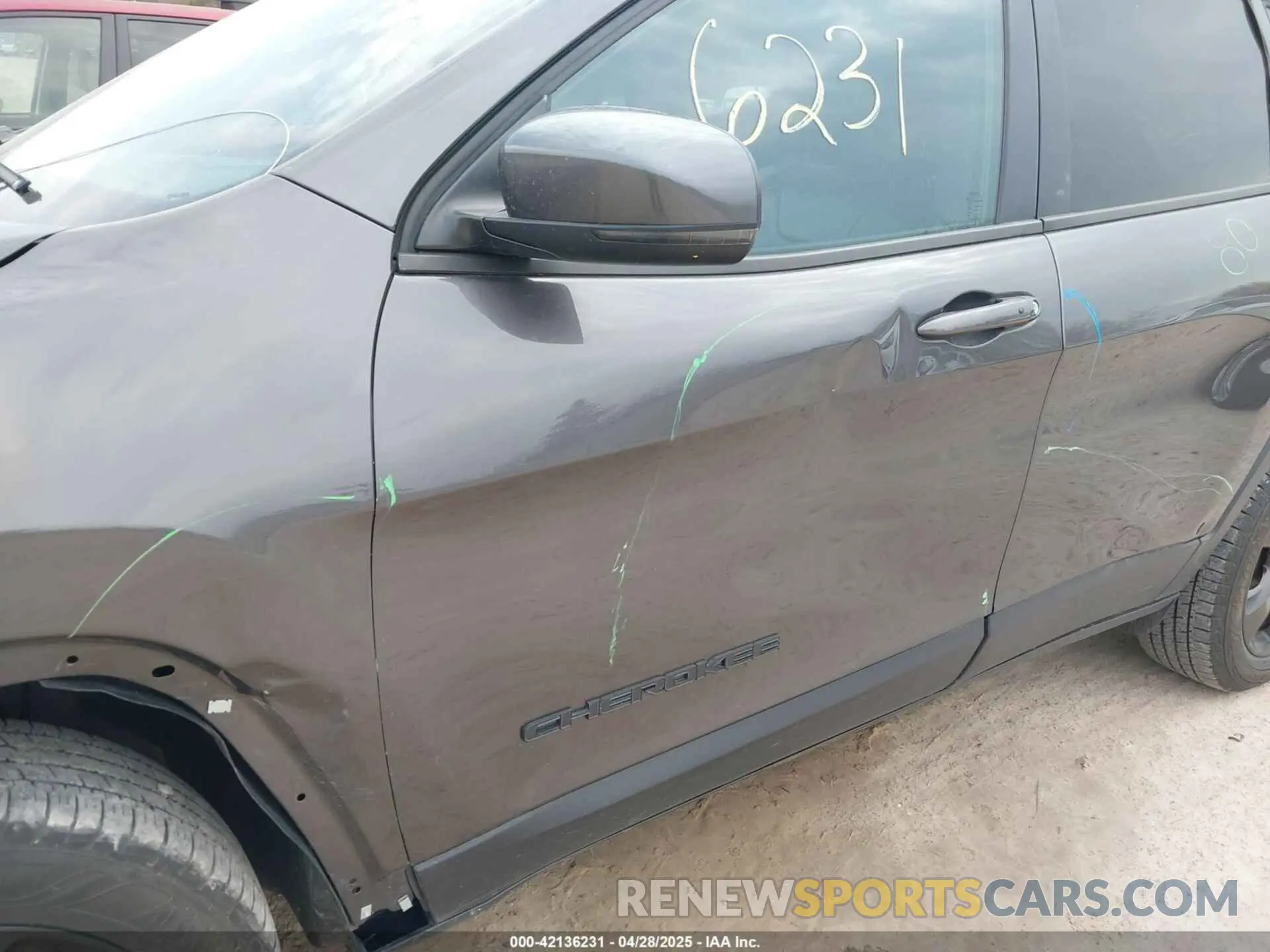 18 Photograph of a damaged car 1C4PJMLB1KD320682 JEEP CHEROKEE 2019