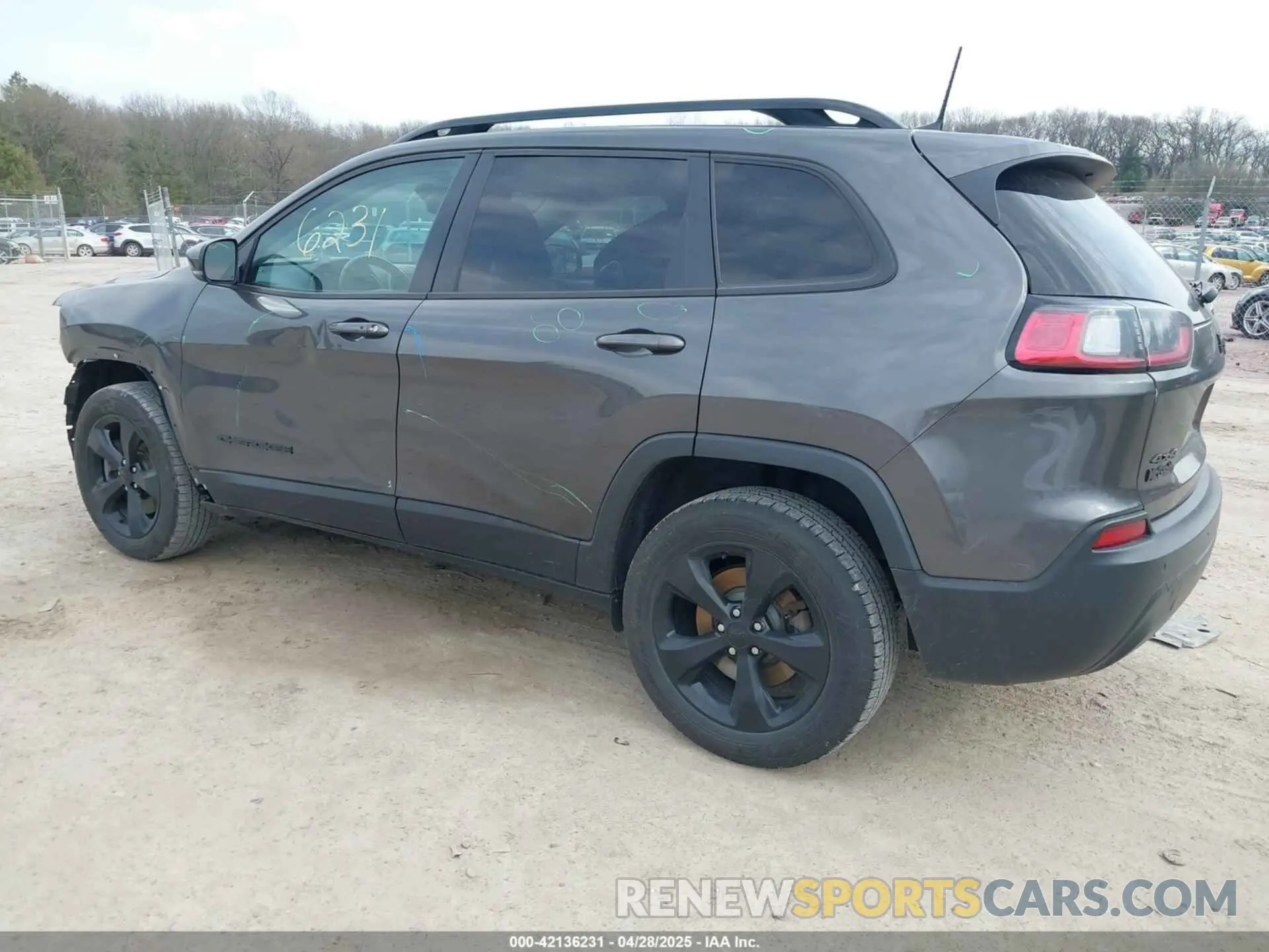 3 Photograph of a damaged car 1C4PJMLB1KD320682 JEEP CHEROKEE 2019