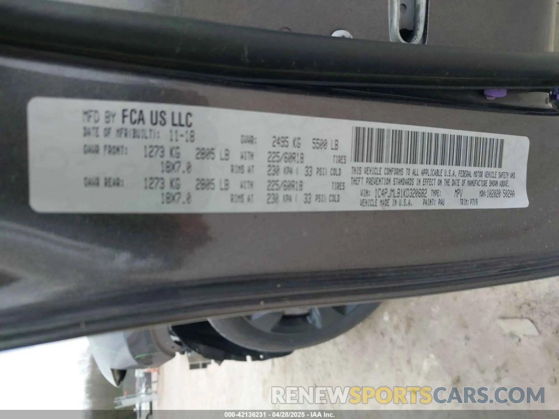 9 Photograph of a damaged car 1C4PJMLB1KD320682 JEEP CHEROKEE 2019
