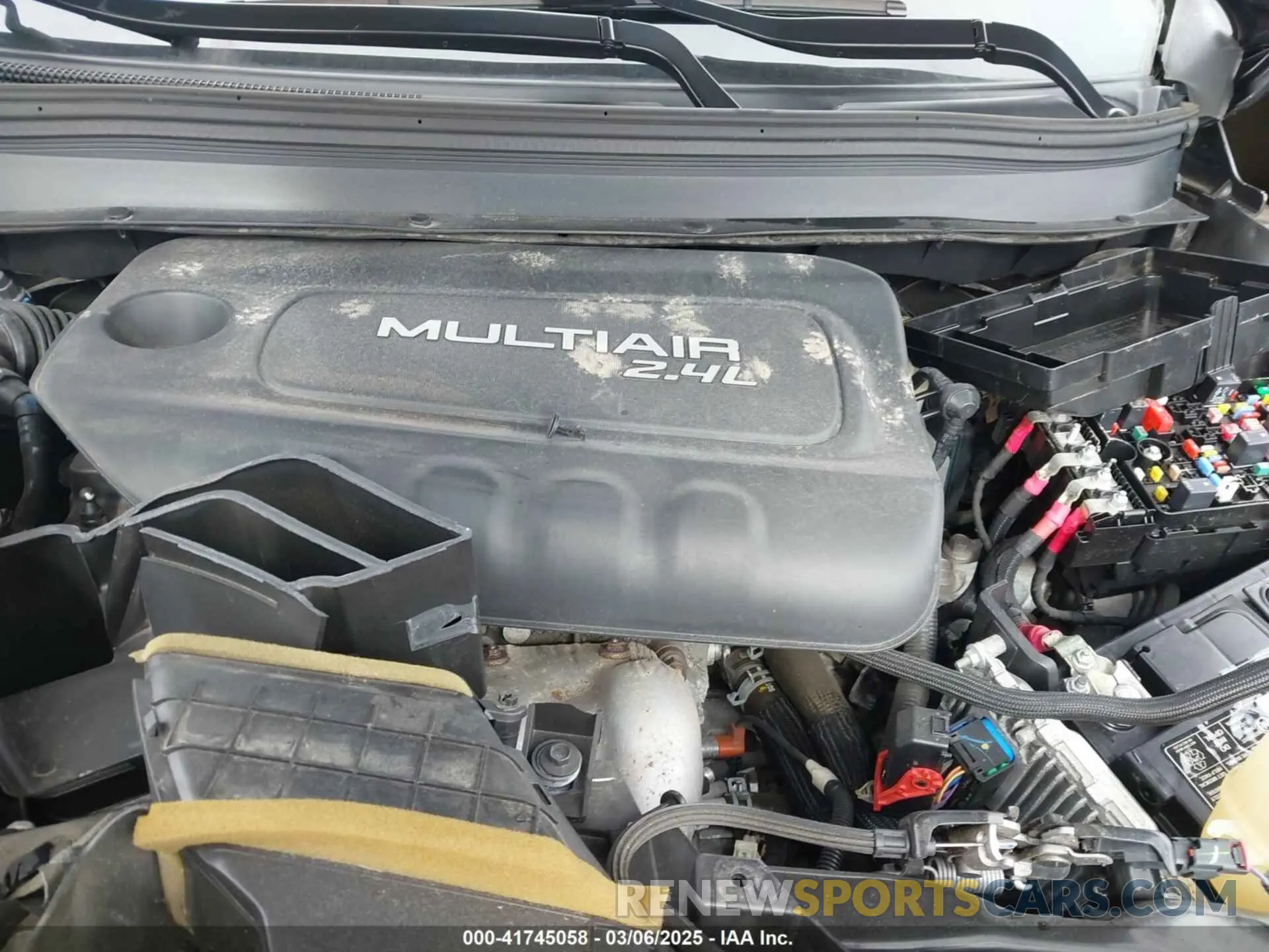10 Photograph of a damaged car 1C4PJMLB2KD101505 JEEP CHEROKEE 2019
