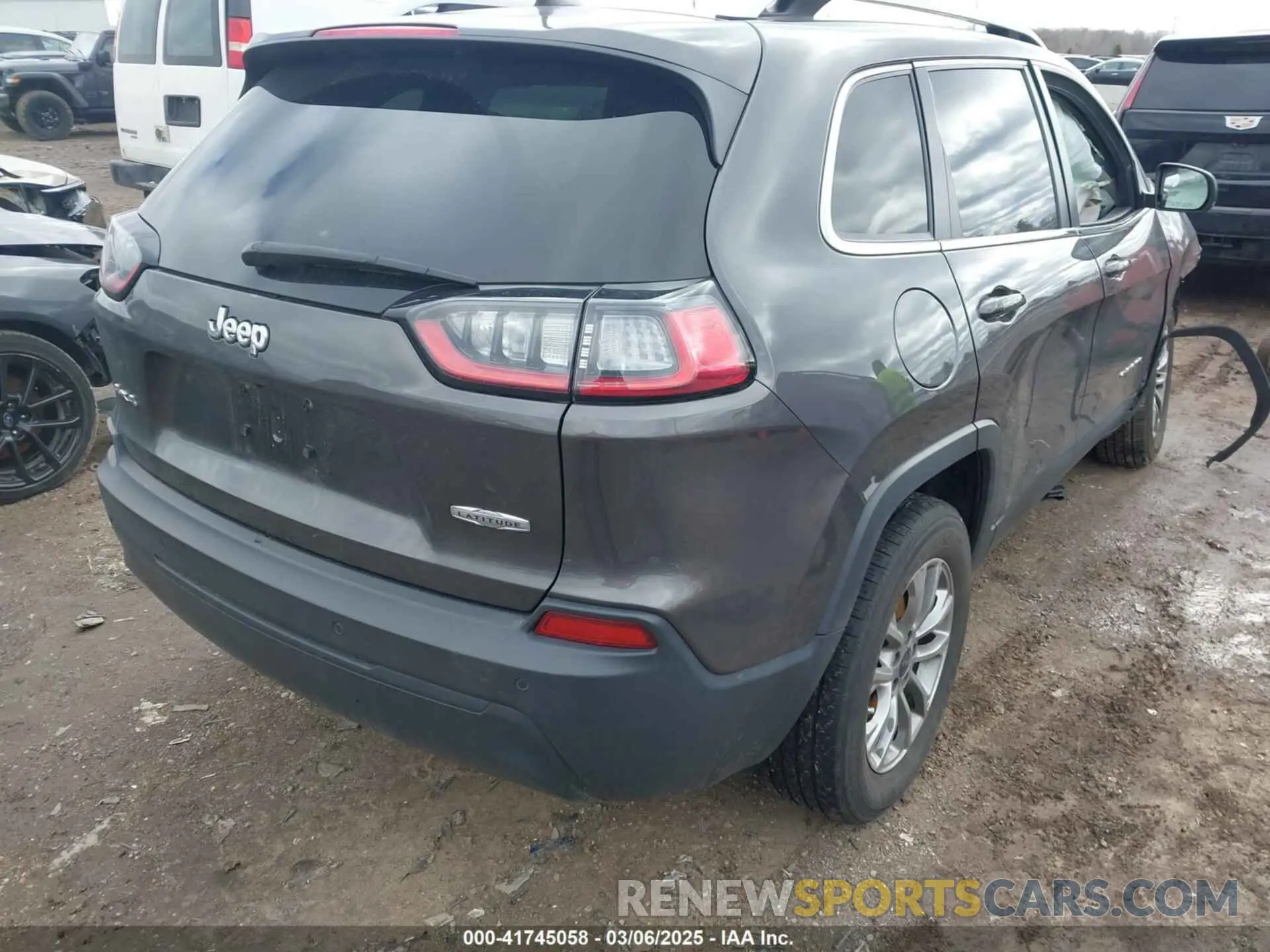 4 Photograph of a damaged car 1C4PJMLB2KD101505 JEEP CHEROKEE 2019