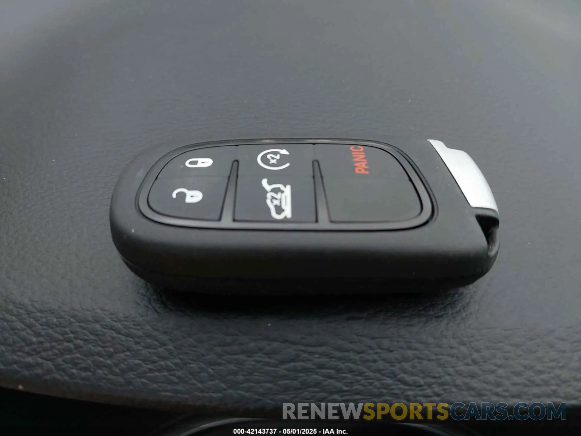 11 Photograph of a damaged car 1C4PJMLB2KD328371 JEEP CHEROKEE 2019