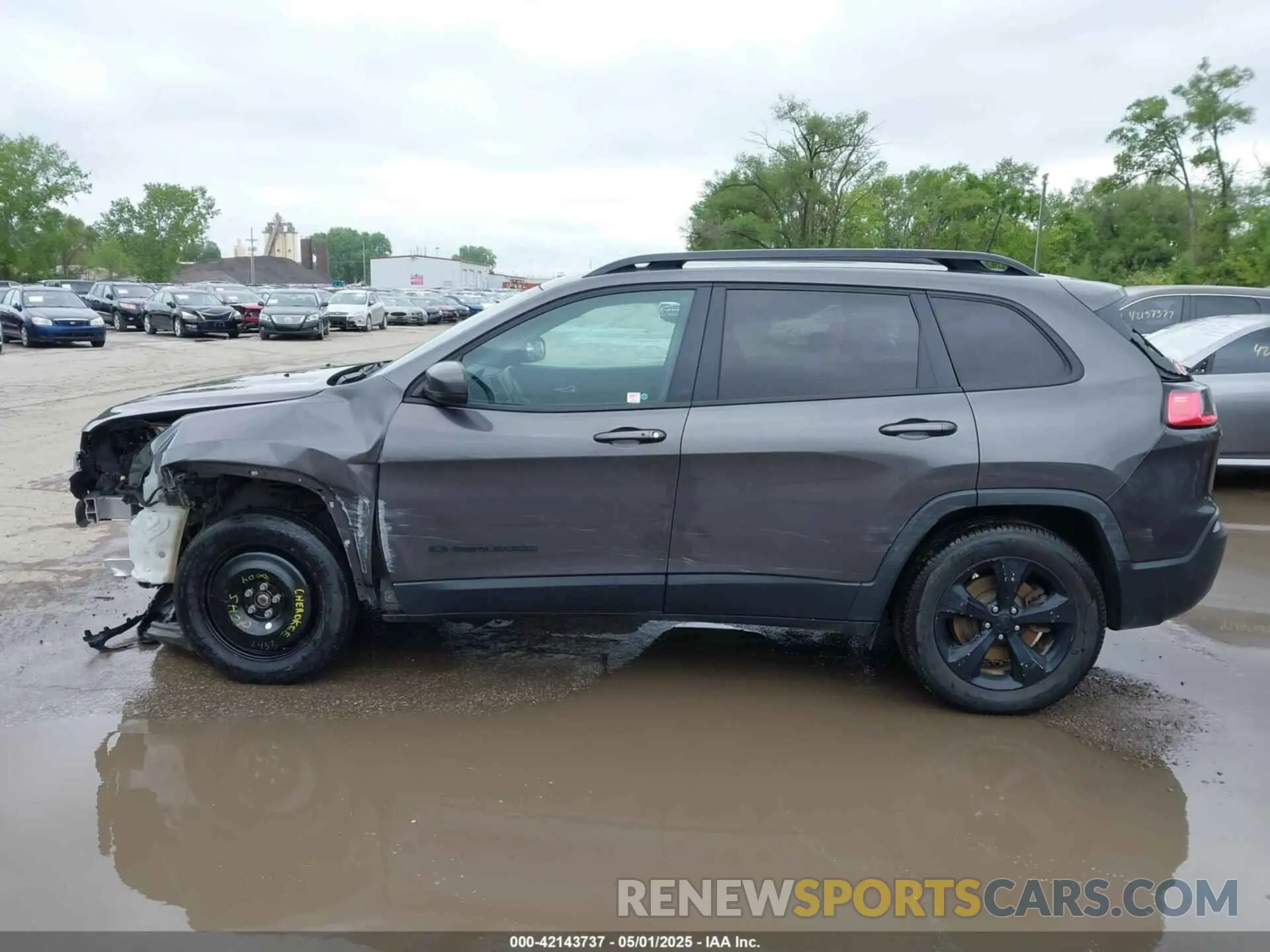 15 Photograph of a damaged car 1C4PJMLB2KD328371 JEEP CHEROKEE 2019