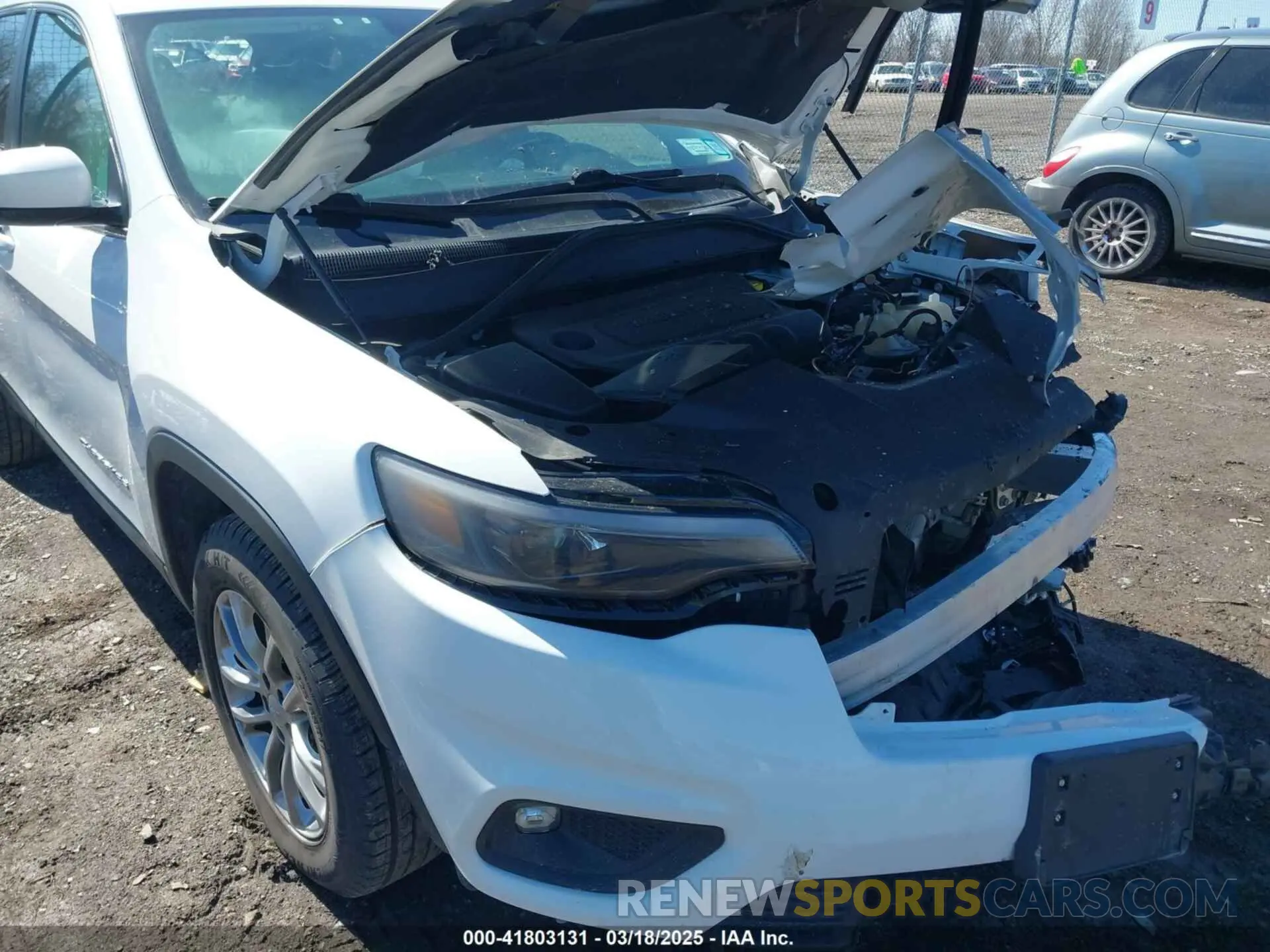 18 Photograph of a damaged car 1C4PJMLB2KD355361 JEEP CHEROKEE 2019