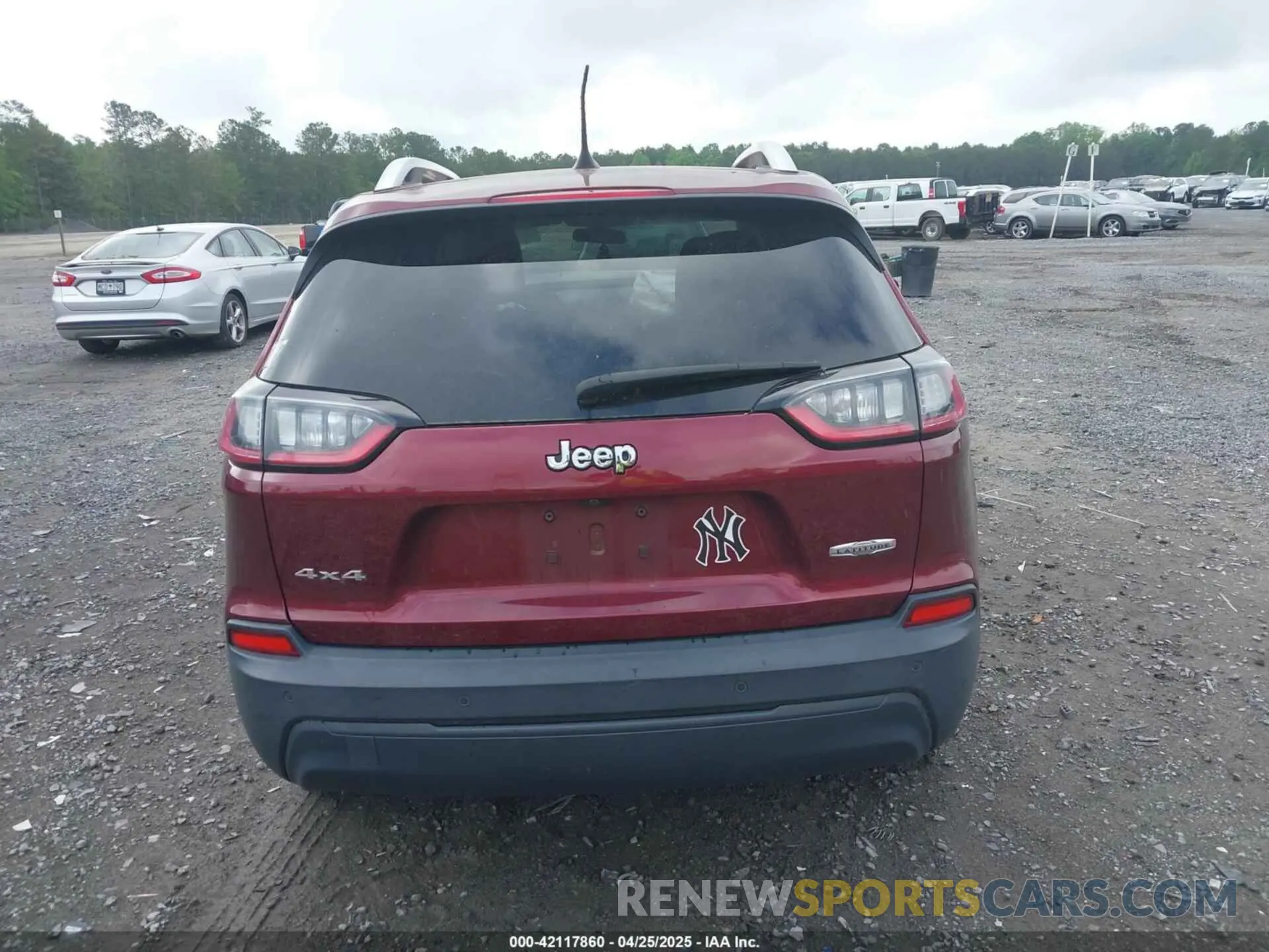 16 Photograph of a damaged car 1C4PJMLB3KD195412 JEEP CHEROKEE 2019