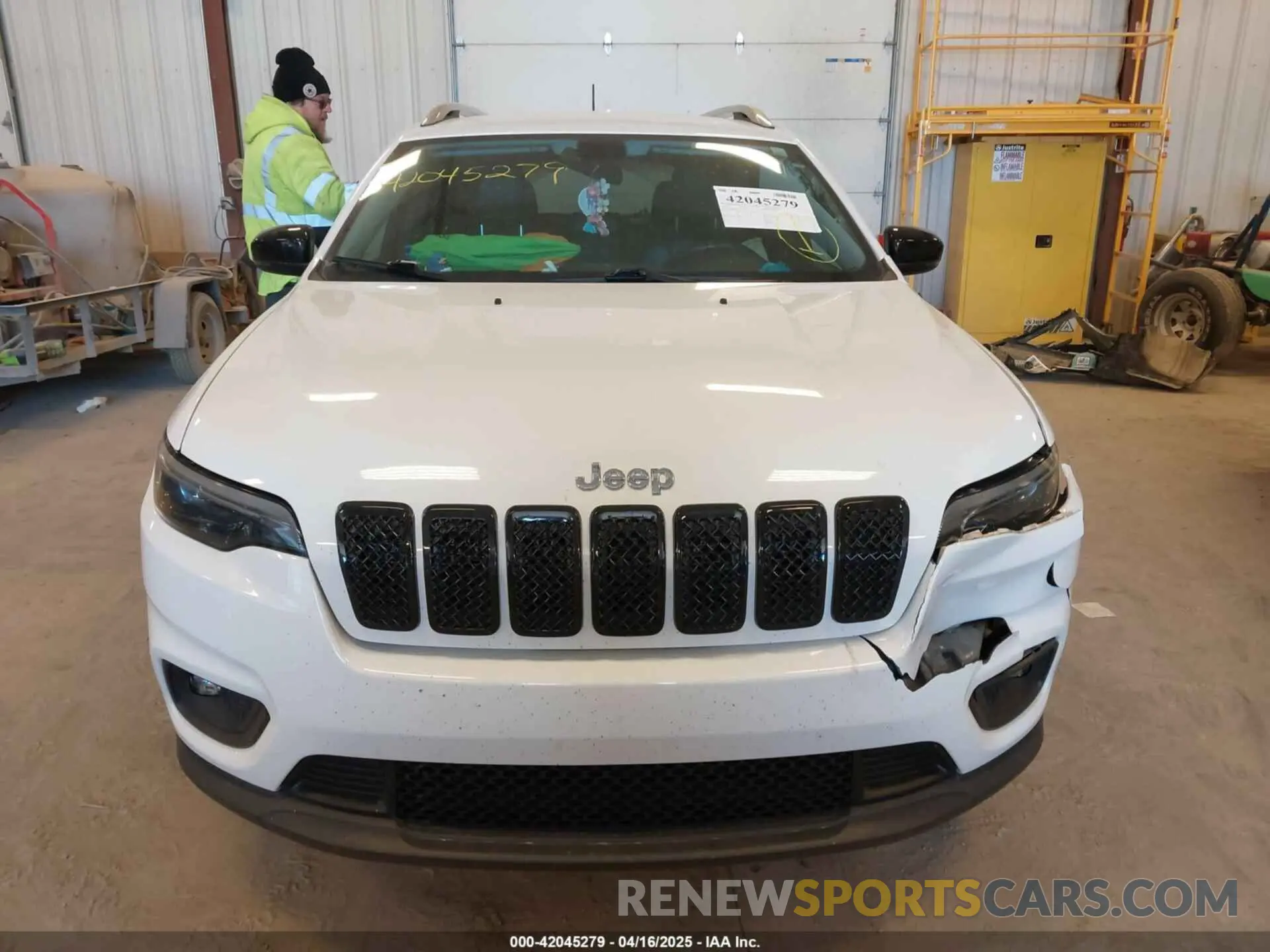 12 Photograph of a damaged car 1C4PJMLB3KD214119 JEEP CHEROKEE 2019
