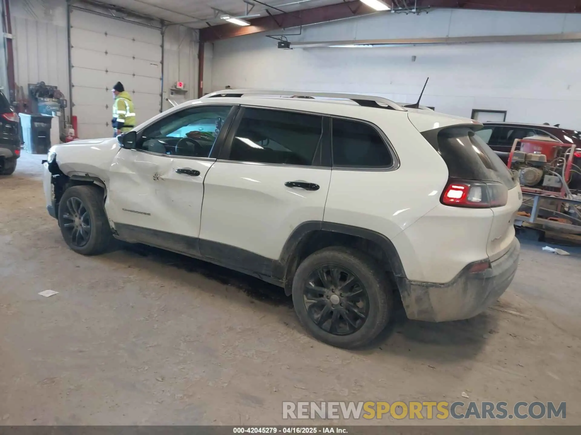 3 Photograph of a damaged car 1C4PJMLB3KD214119 JEEP CHEROKEE 2019