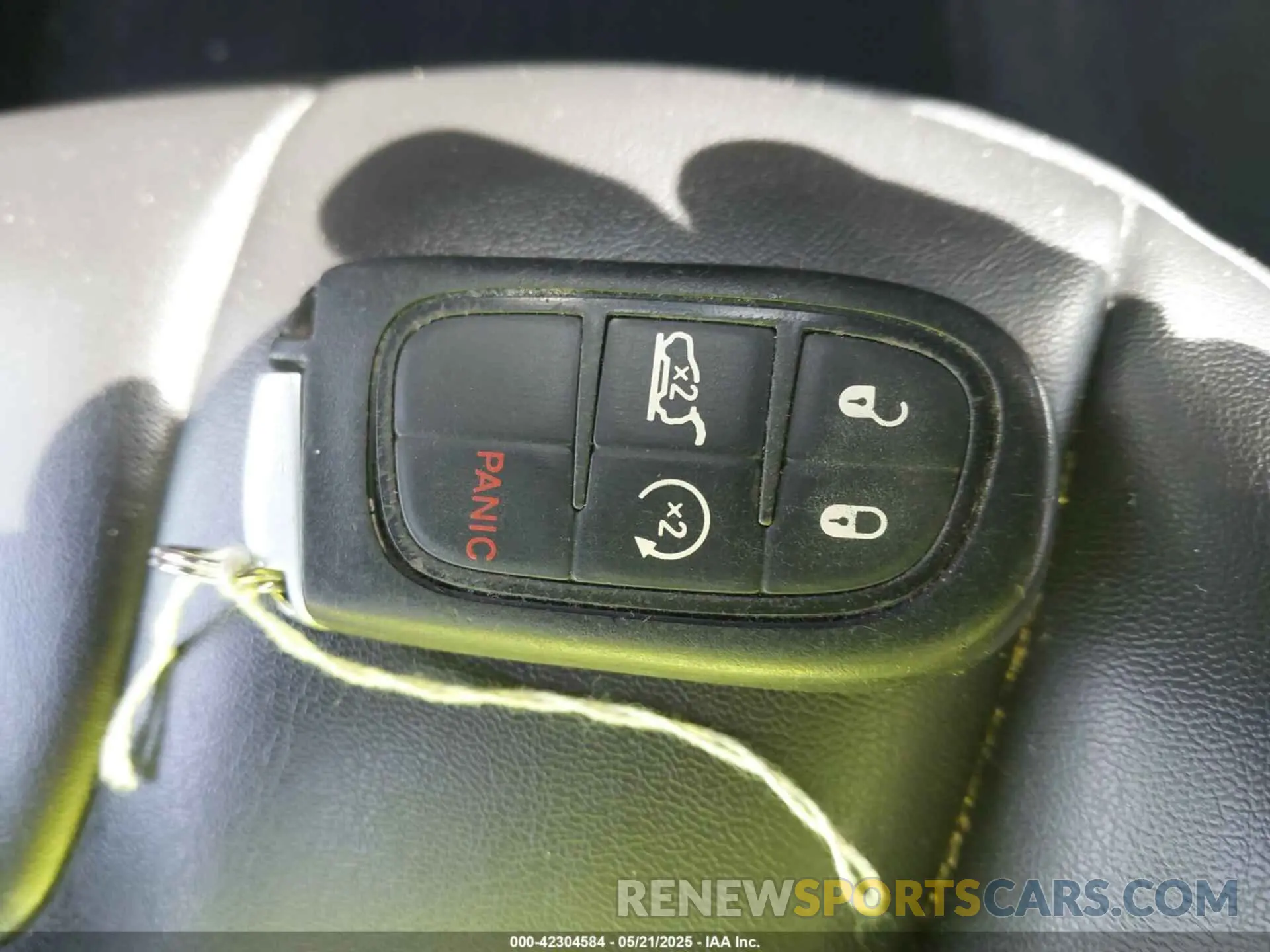 11 Photograph of a damaged car 1C4PJMLB3KD351495 JEEP CHEROKEE 2019
