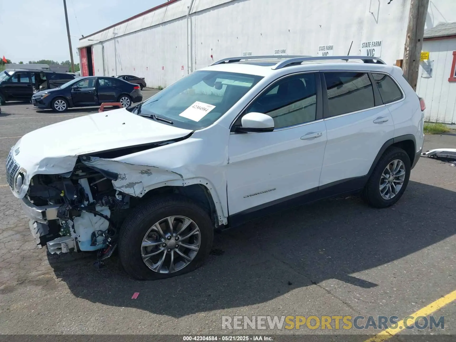 2 Photograph of a damaged car 1C4PJMLB3KD351495 JEEP CHEROKEE 2019