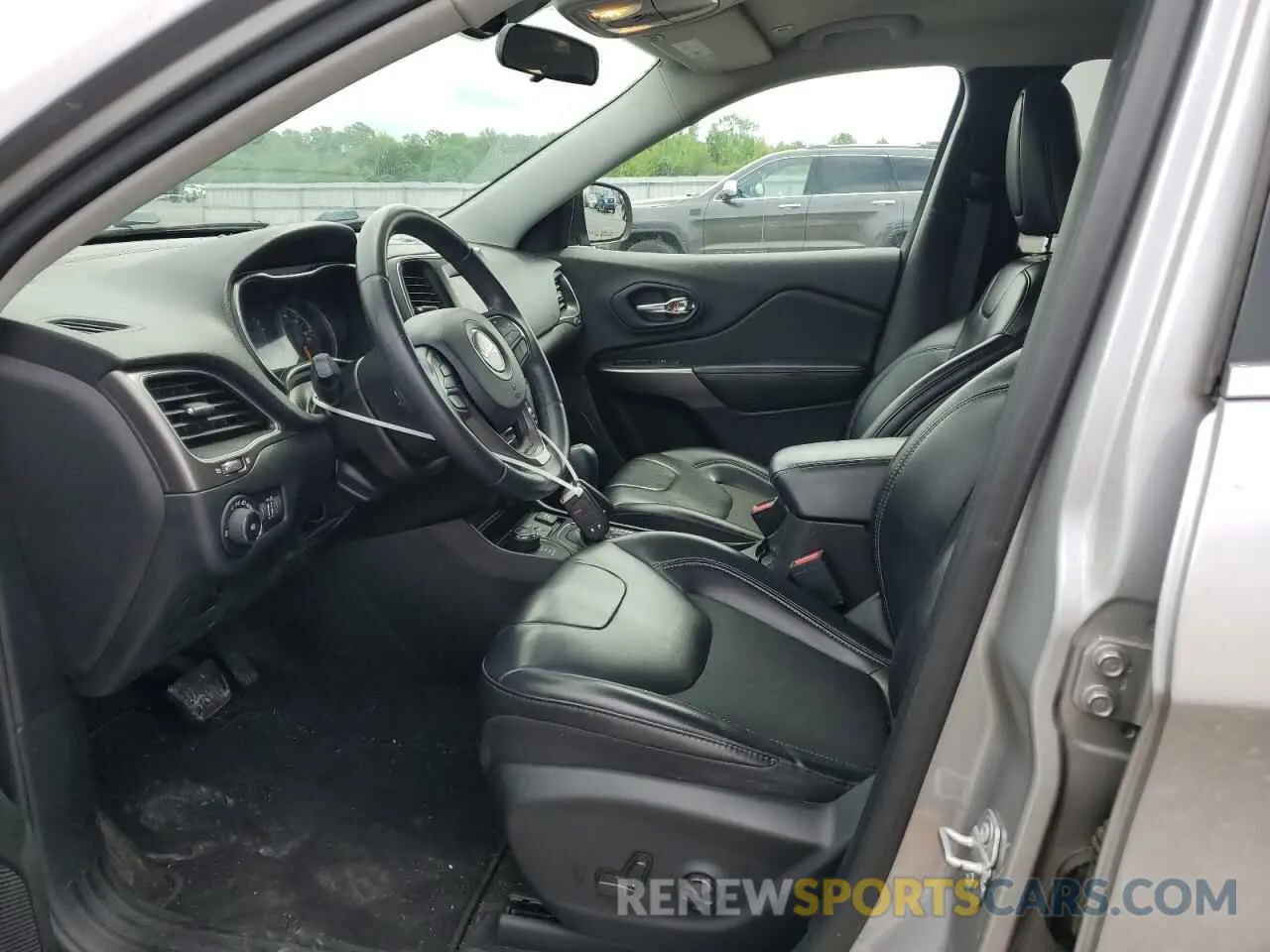 7 Photograph of a damaged car 1C4PJMLB4KD319736 JEEP CHEROKEE 2019