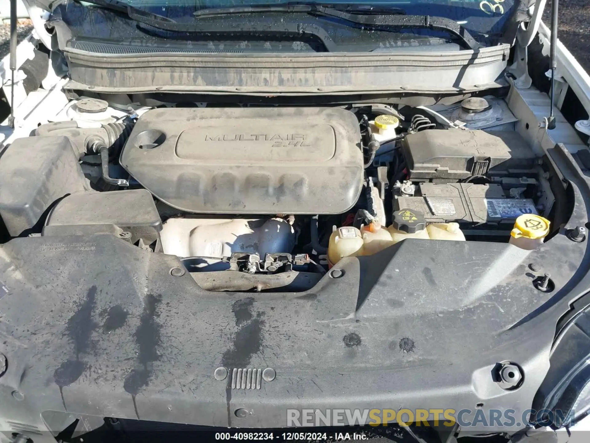 10 Photograph of a damaged car 1C4PJMLB4KD321809 JEEP CHEROKEE 2019