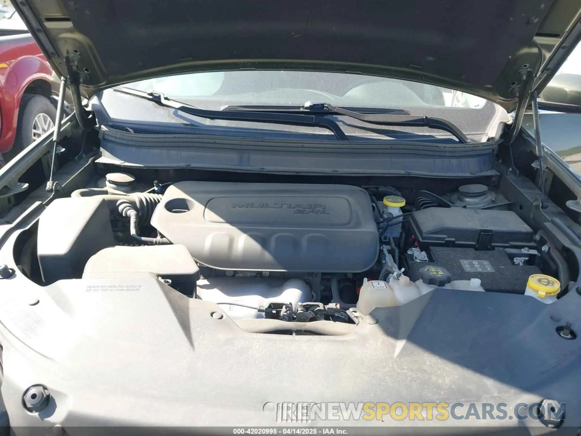 10 Photograph of a damaged car 1C4PJMLB4KD418282 JEEP CHEROKEE 2019