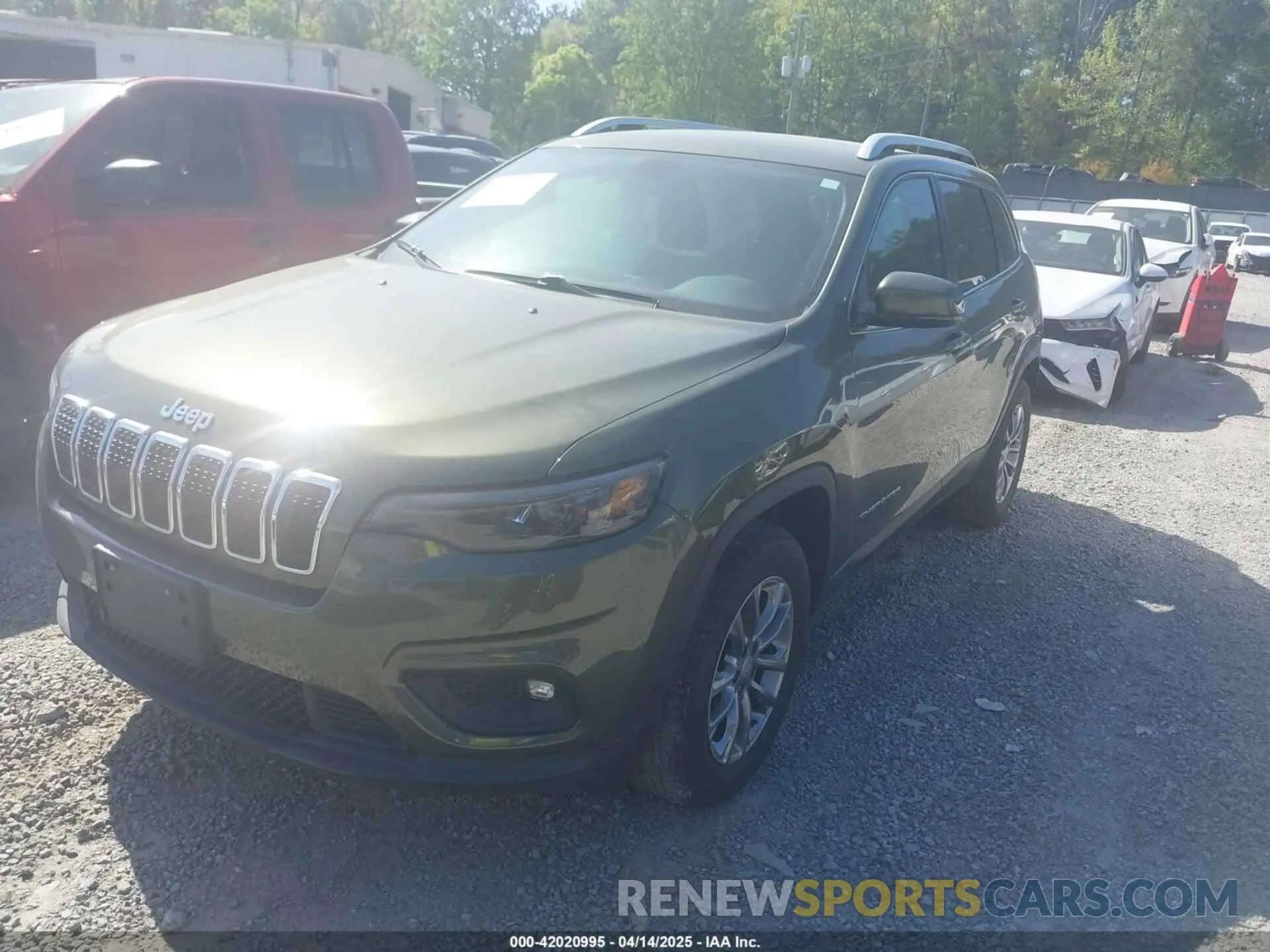 2 Photograph of a damaged car 1C4PJMLB4KD418282 JEEP CHEROKEE 2019