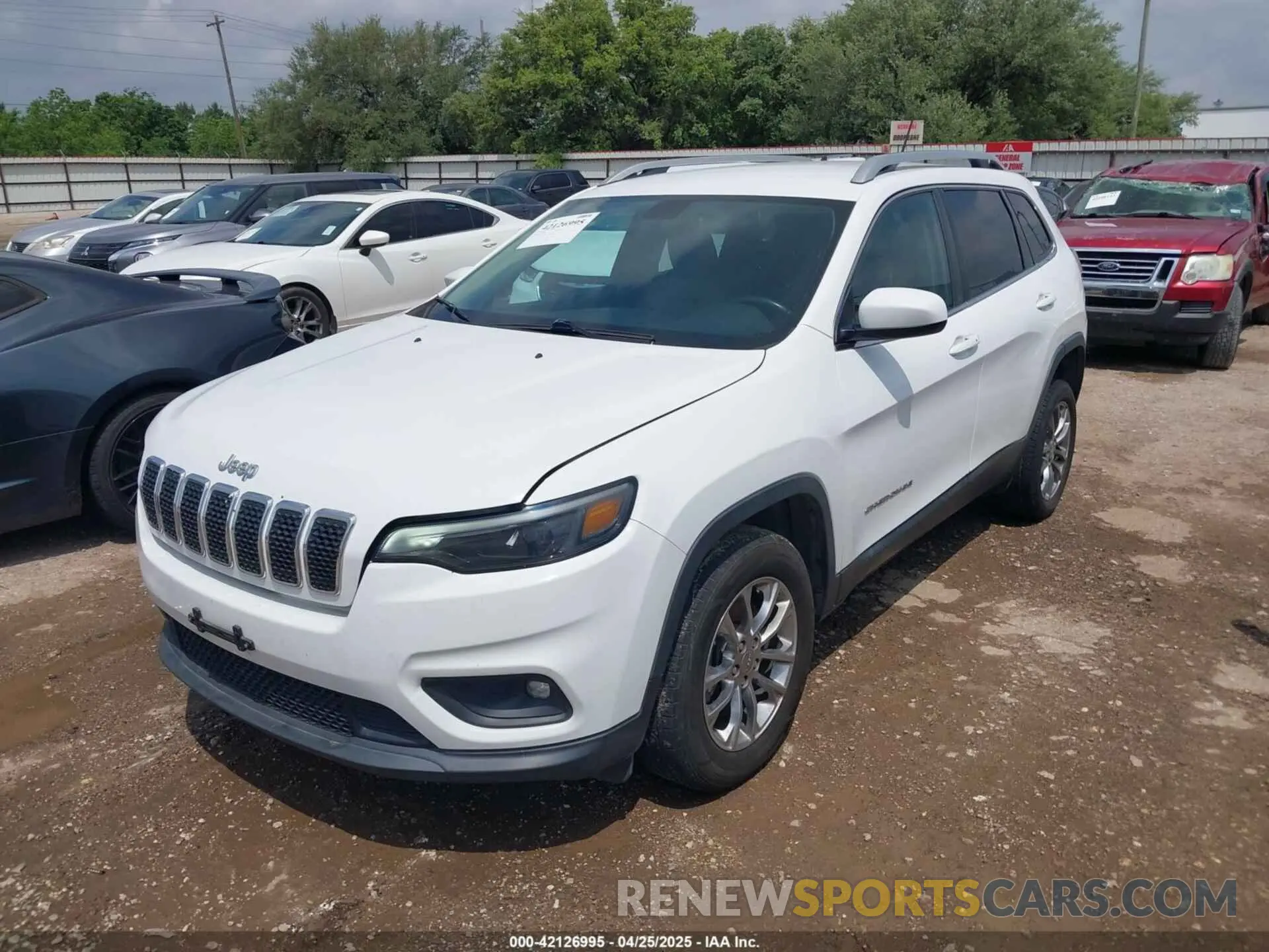 2 Photograph of a damaged car 1C4PJMLB5KD198571 JEEP CHEROKEE 2019