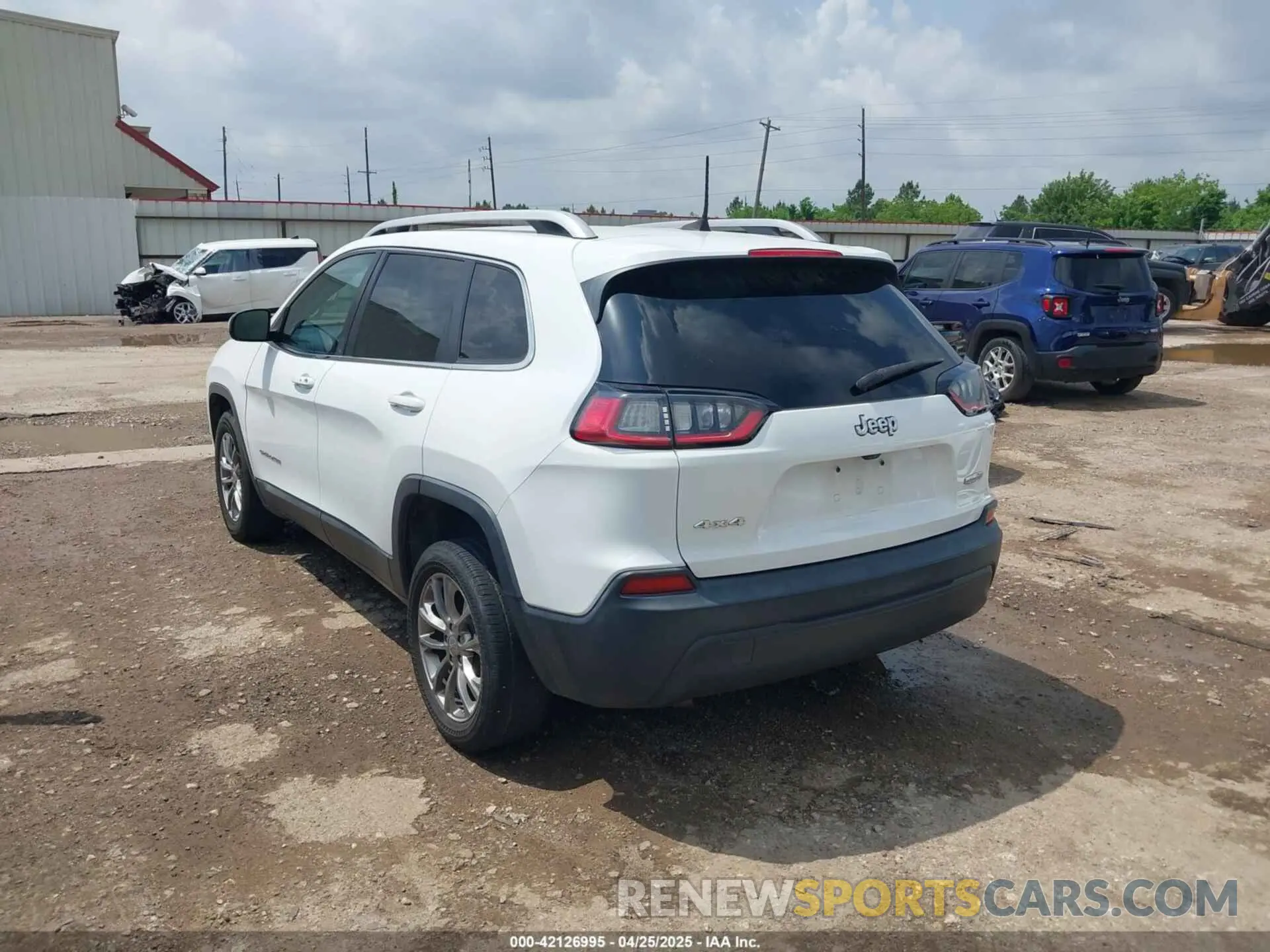 3 Photograph of a damaged car 1C4PJMLB5KD198571 JEEP CHEROKEE 2019