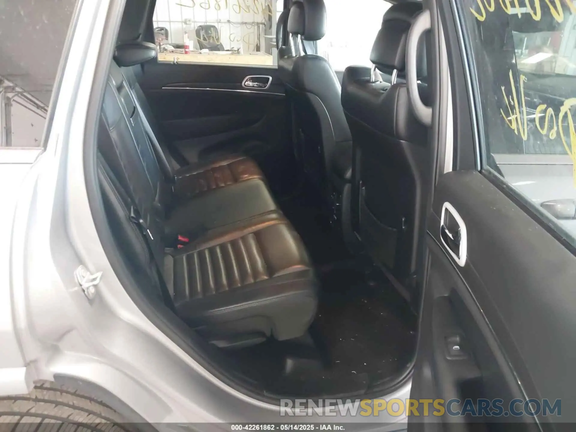 8 Photograph of a damaged car 1C4PJMLB5KD350509 JEEP CHEROKEE 2019