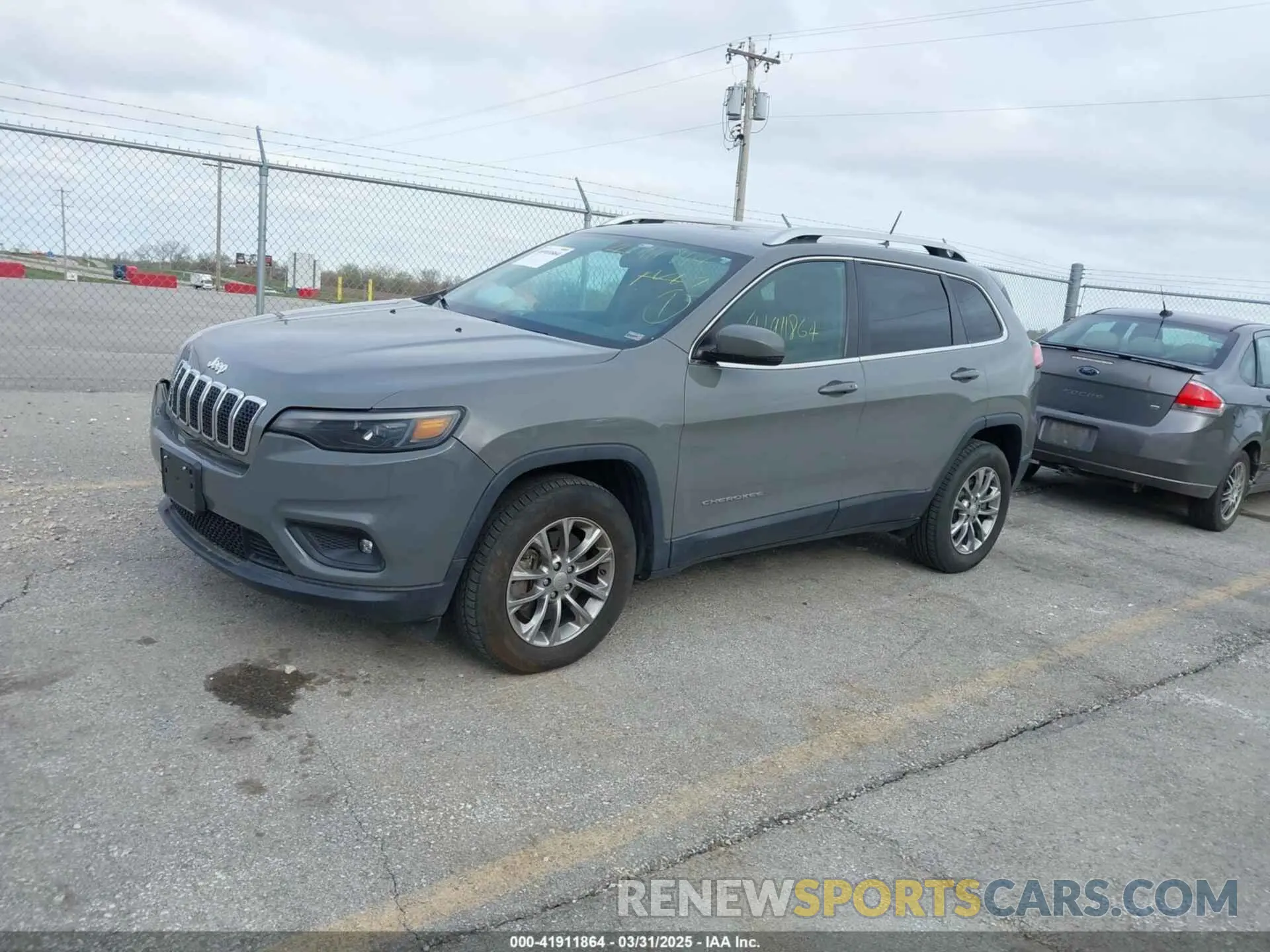 2 Photograph of a damaged car 1C4PJMLB5KD440162 JEEP CHEROKEE 2019
